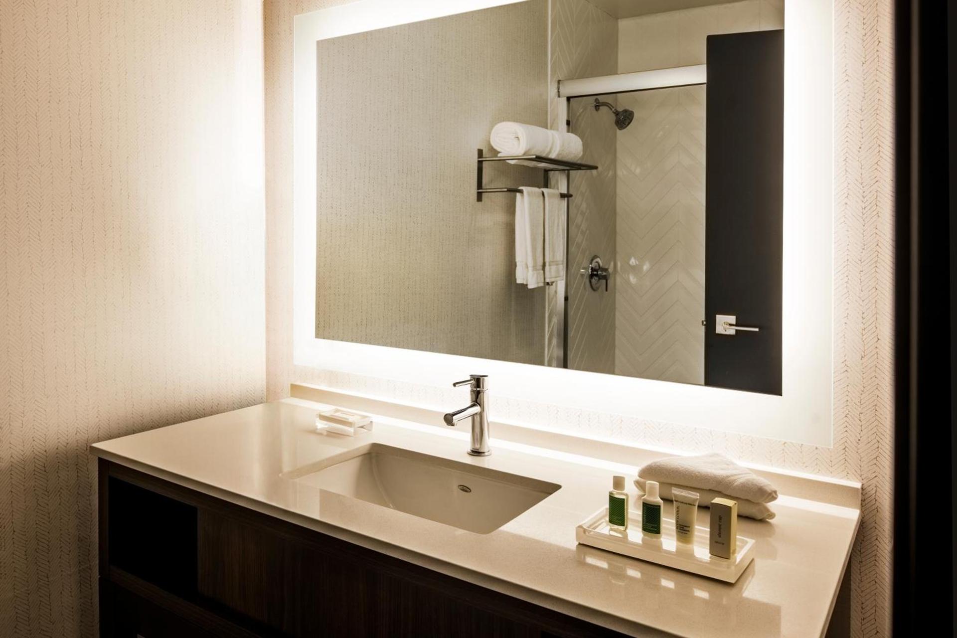 Holiday Inn Santa Ana-Orange Co Arpt by IHG photo 21