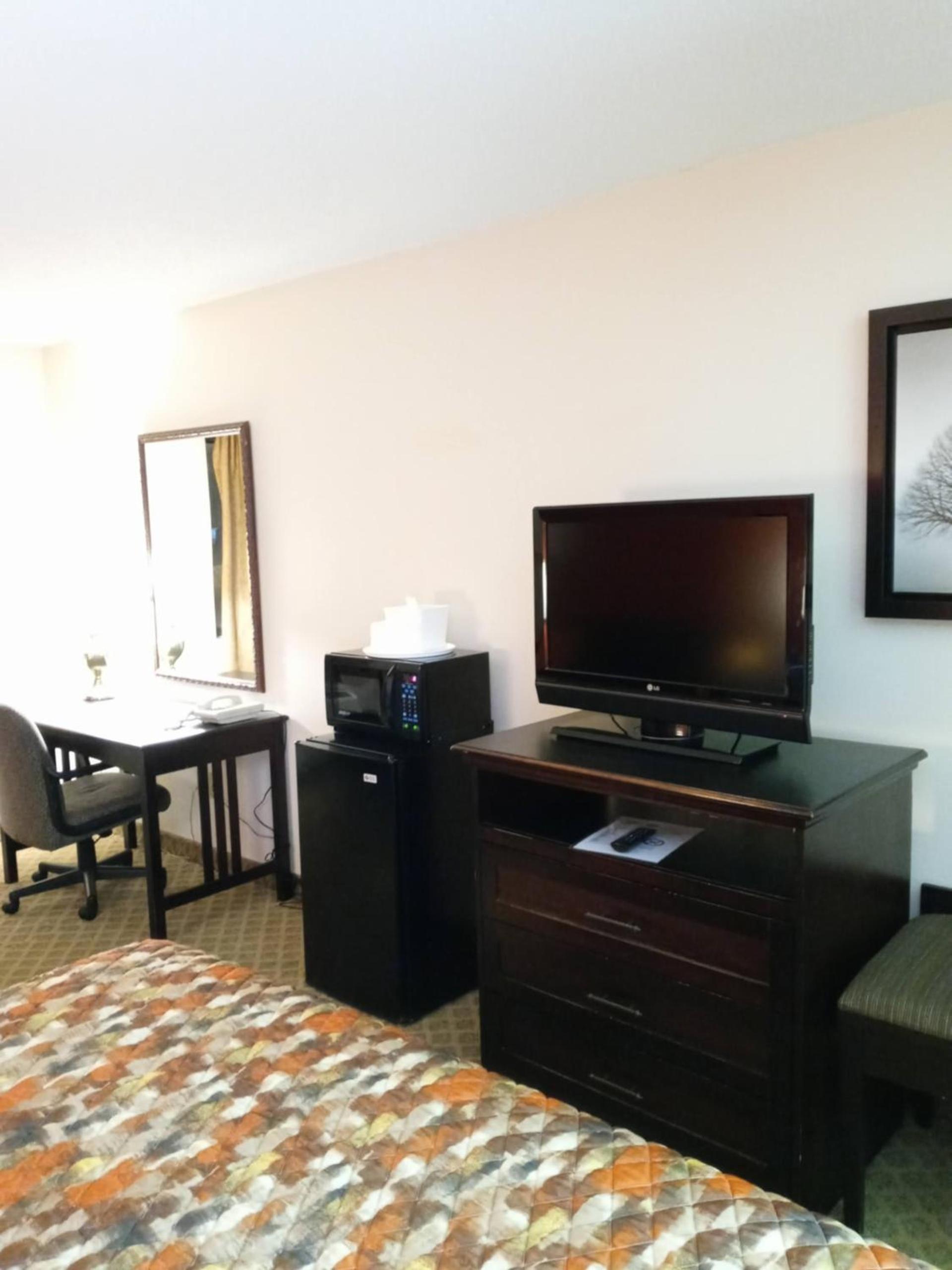 Country Hearth Inn & Suites - Kenton photo 27