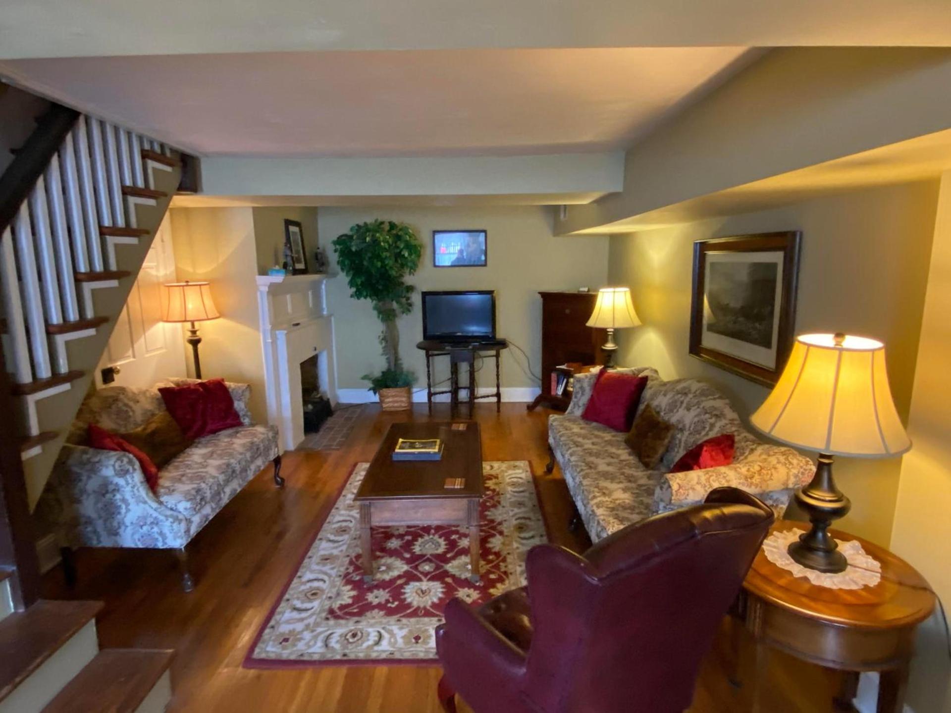 The Inn at Lincoln Square photo 37