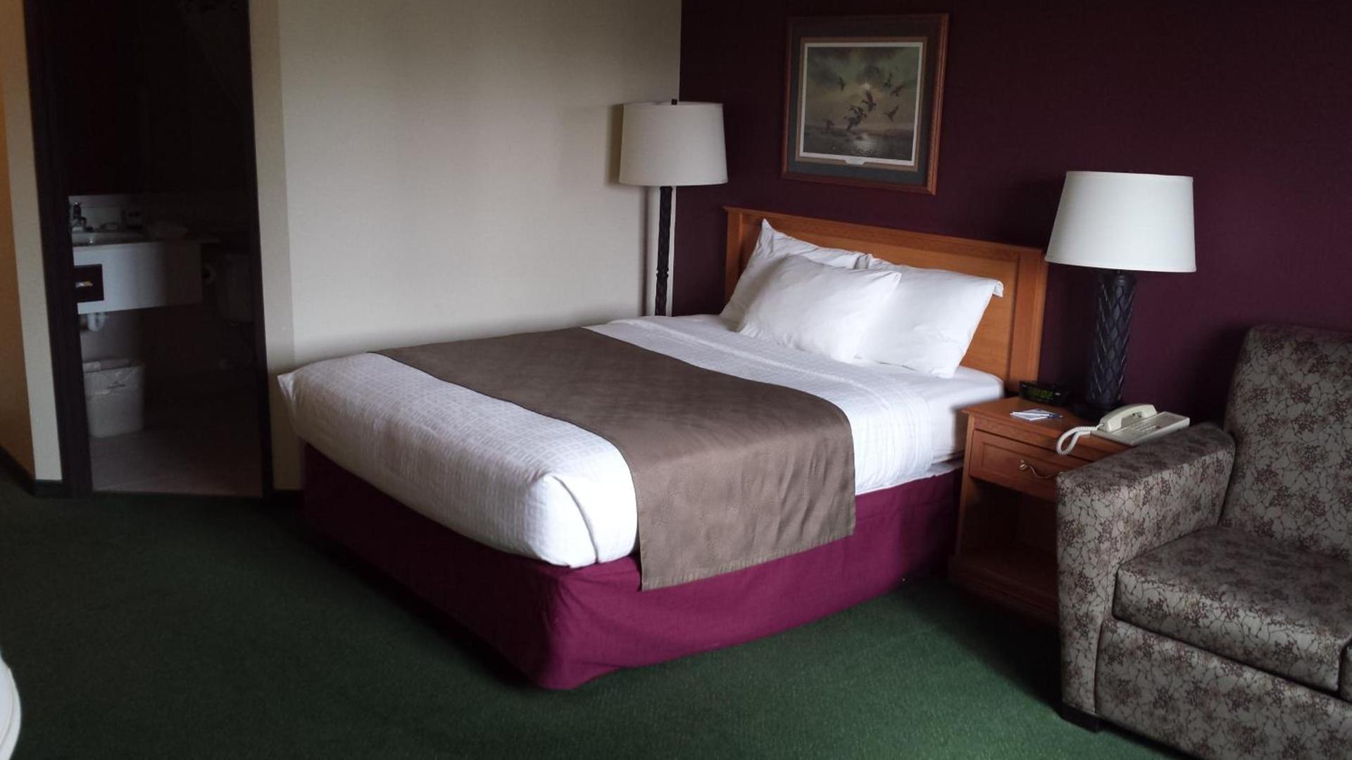 AmericInn by Wyndham Madison SD photo 18