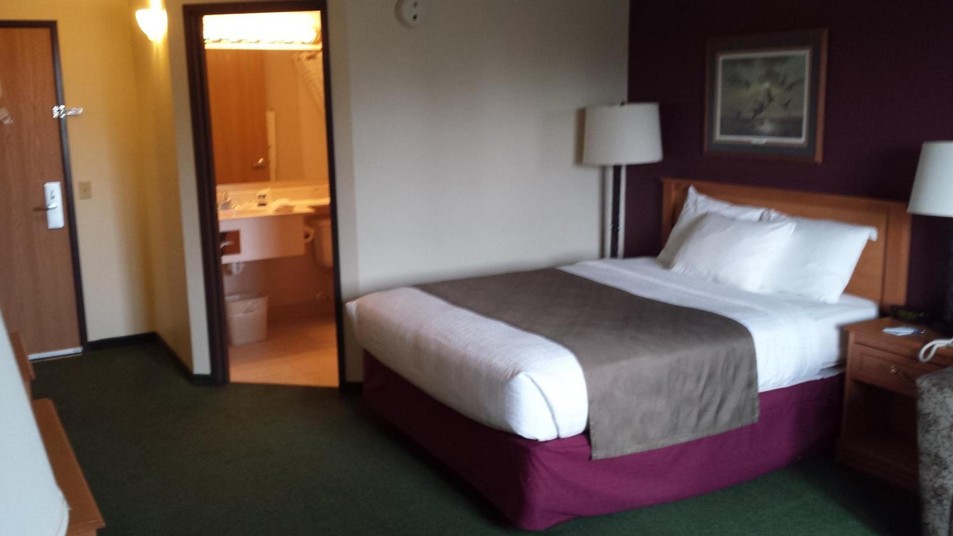 AmericInn by Wyndham Madison SD photo 15