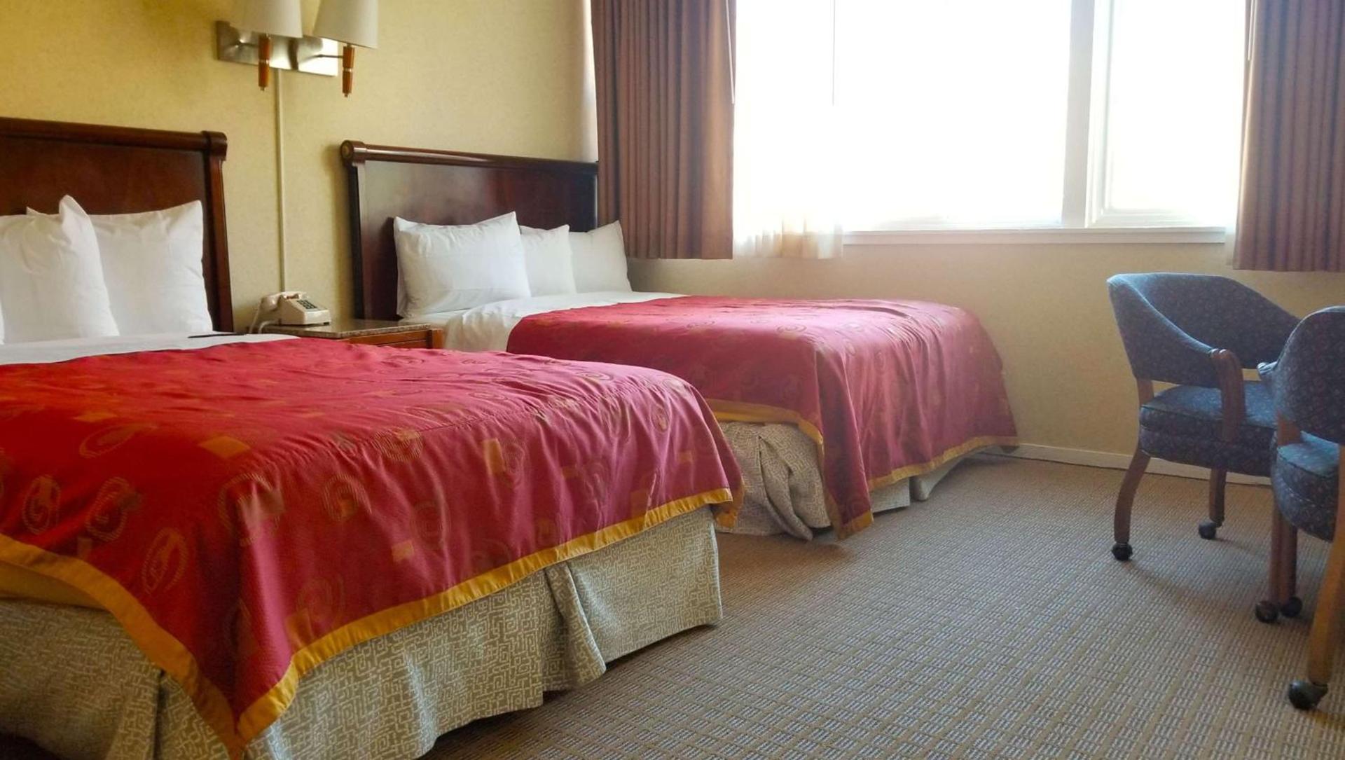 Pacific Heights Inn photo 11
