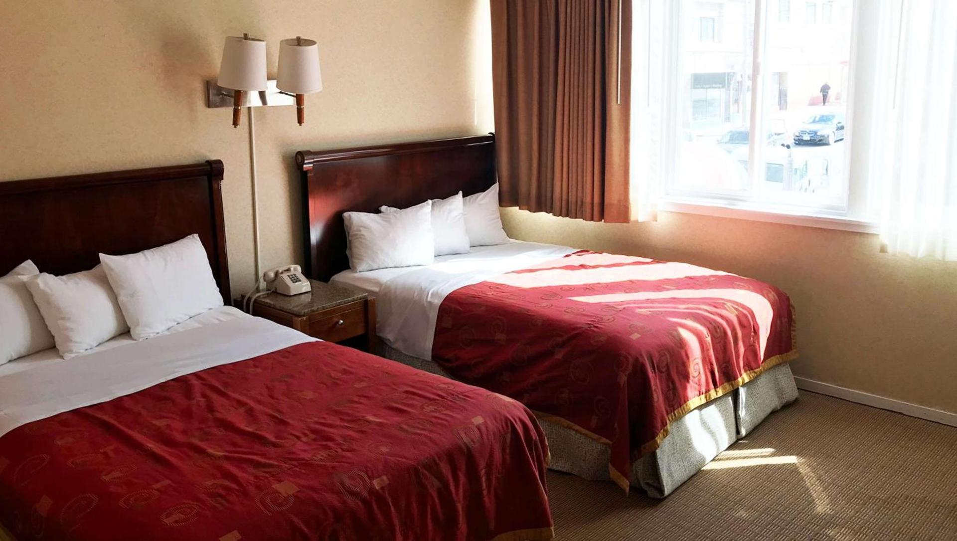 Pacific Heights Inn photo 12