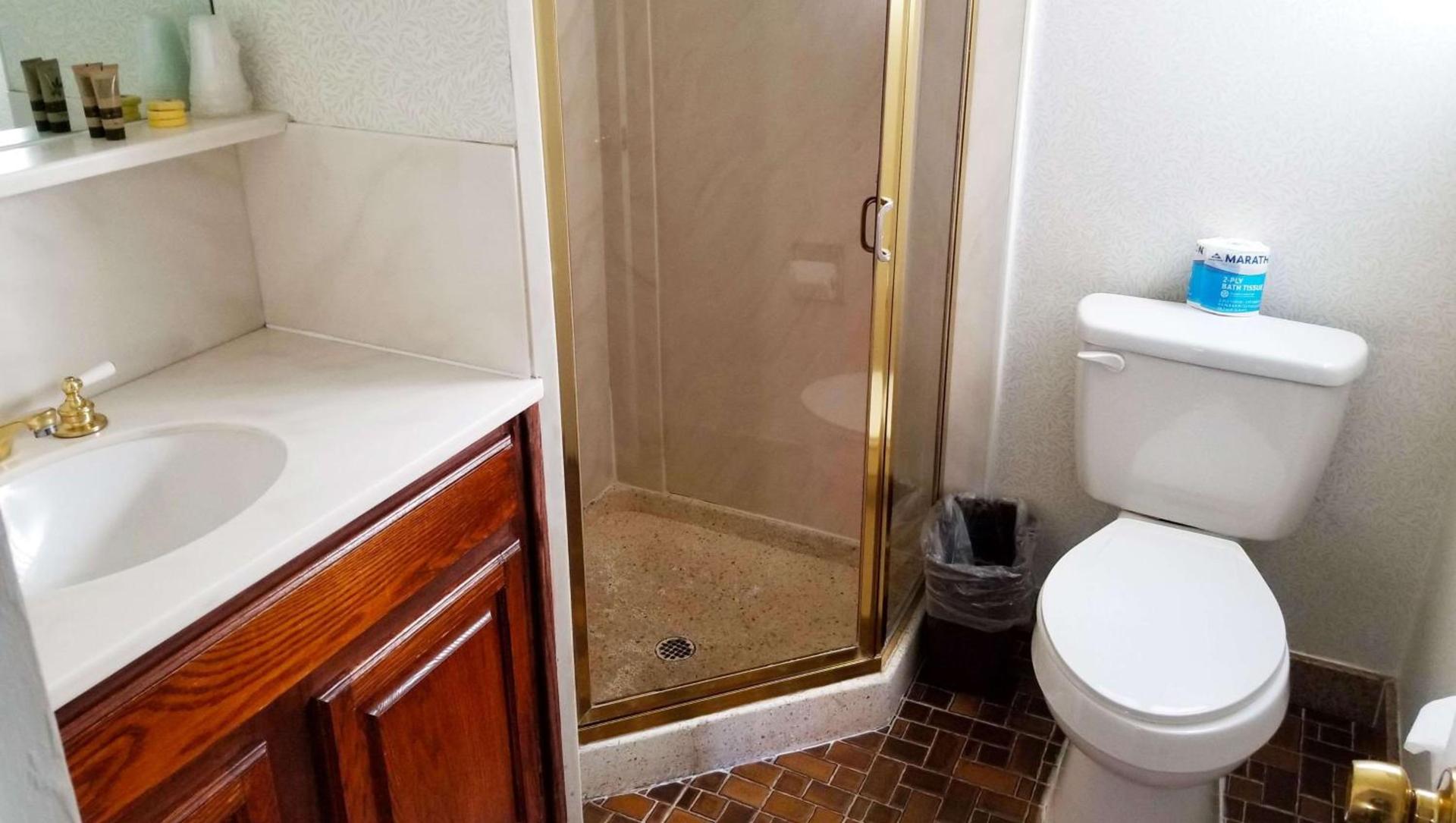 Pacific Heights Inn photo 24