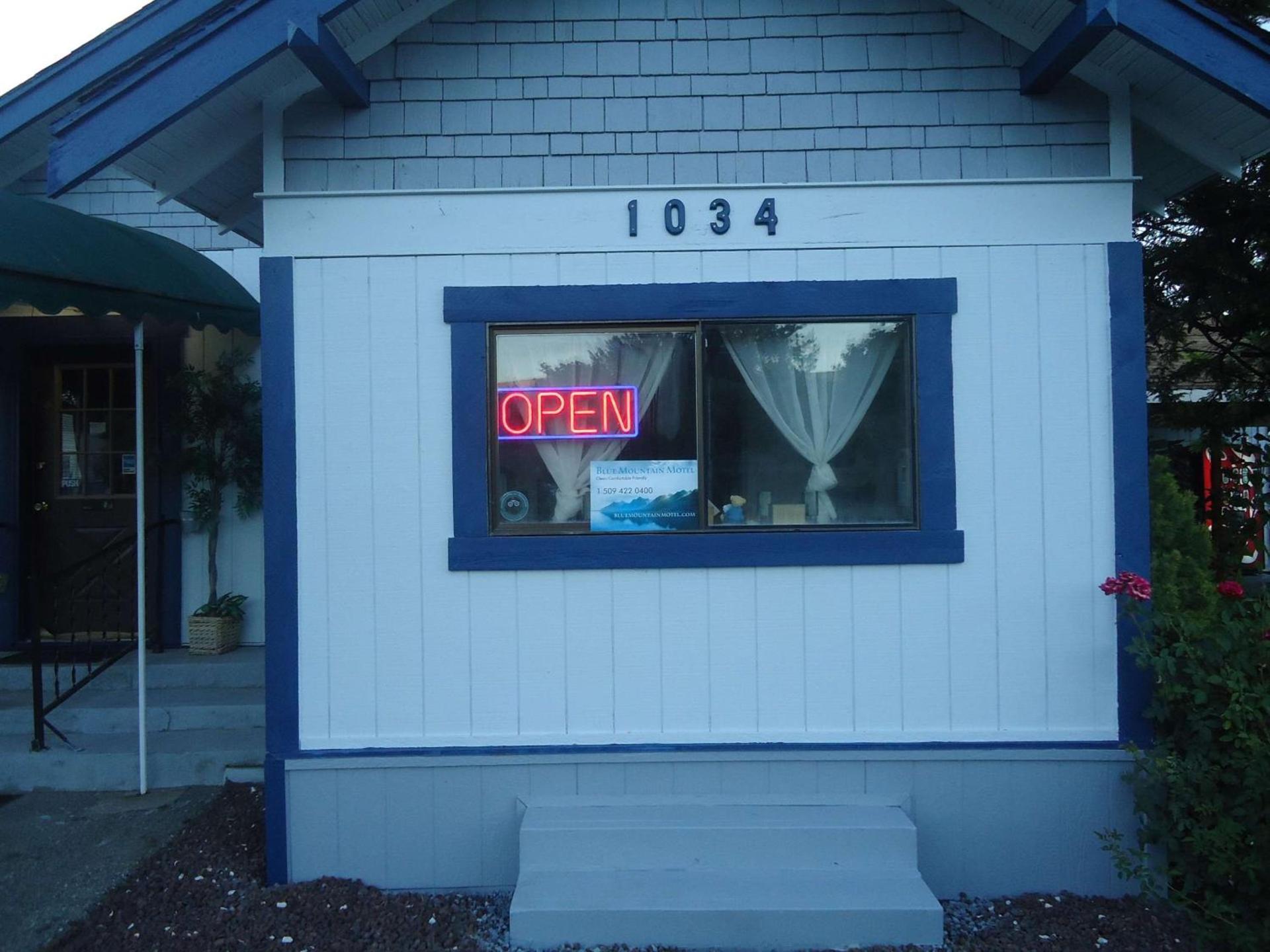 Blue Mountain Motel photo 2