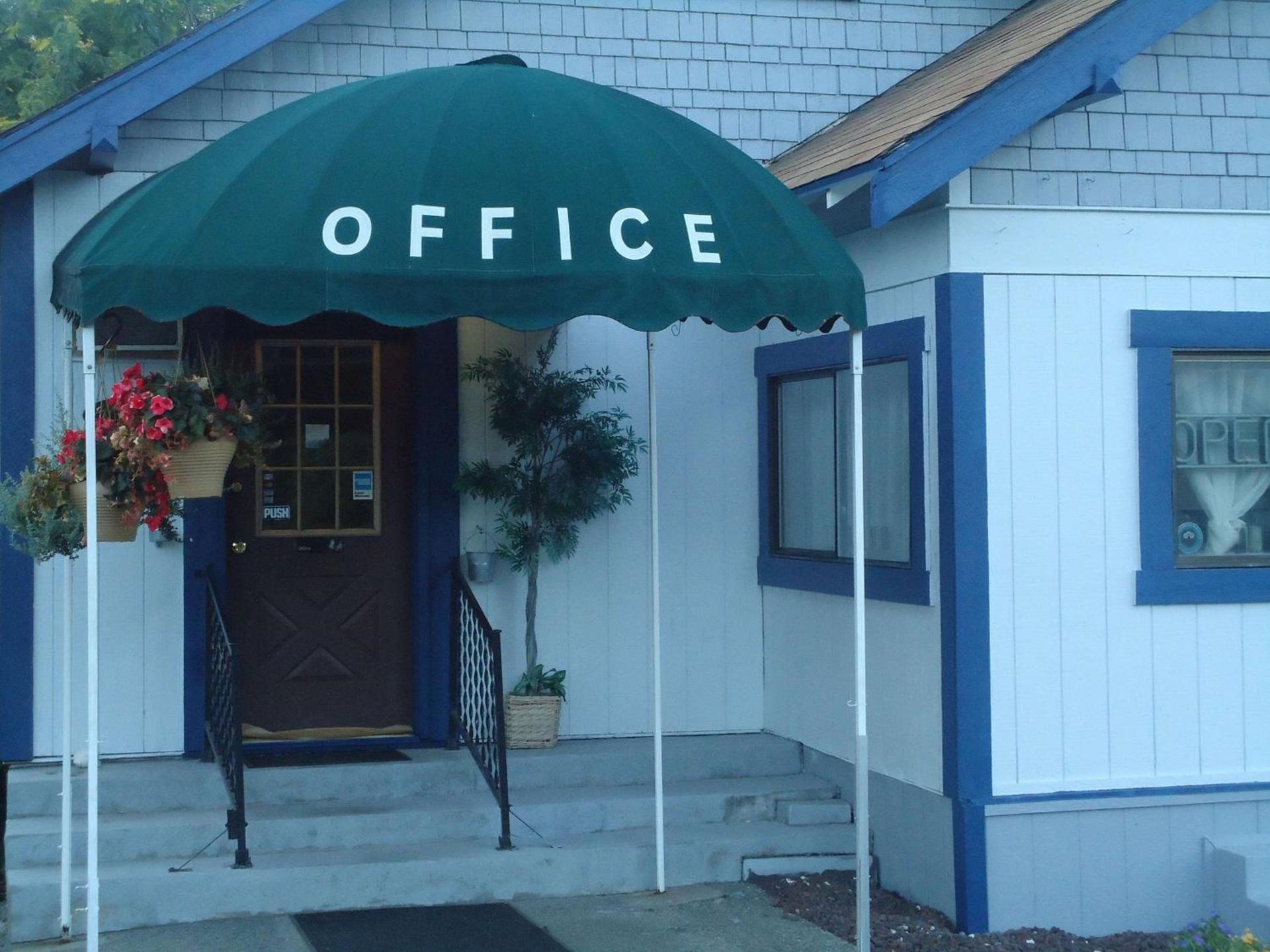Blue Mountain Motel photo 1
