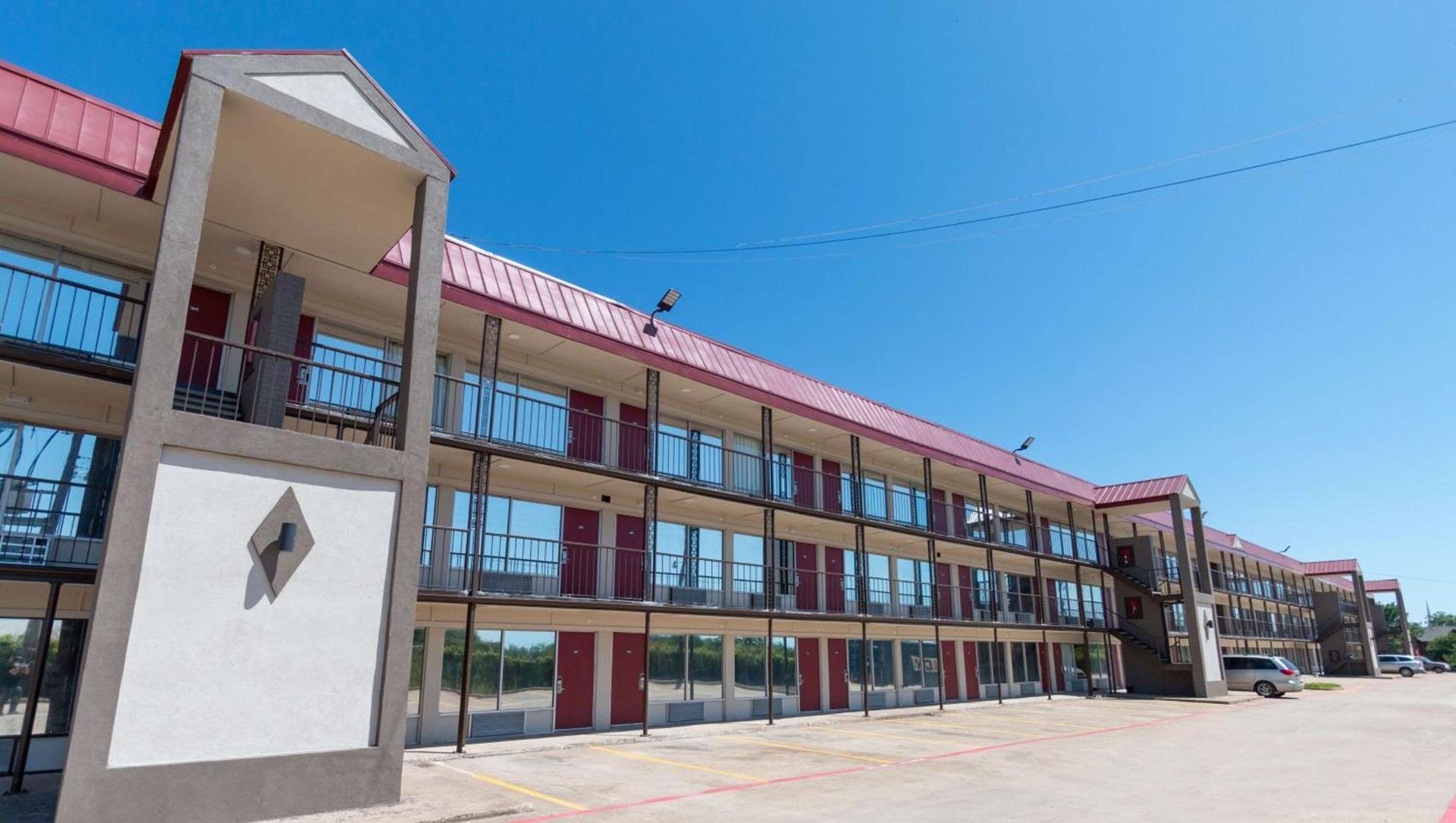 Magnuson Extended Stay and Suites Airport Hotel photo 1