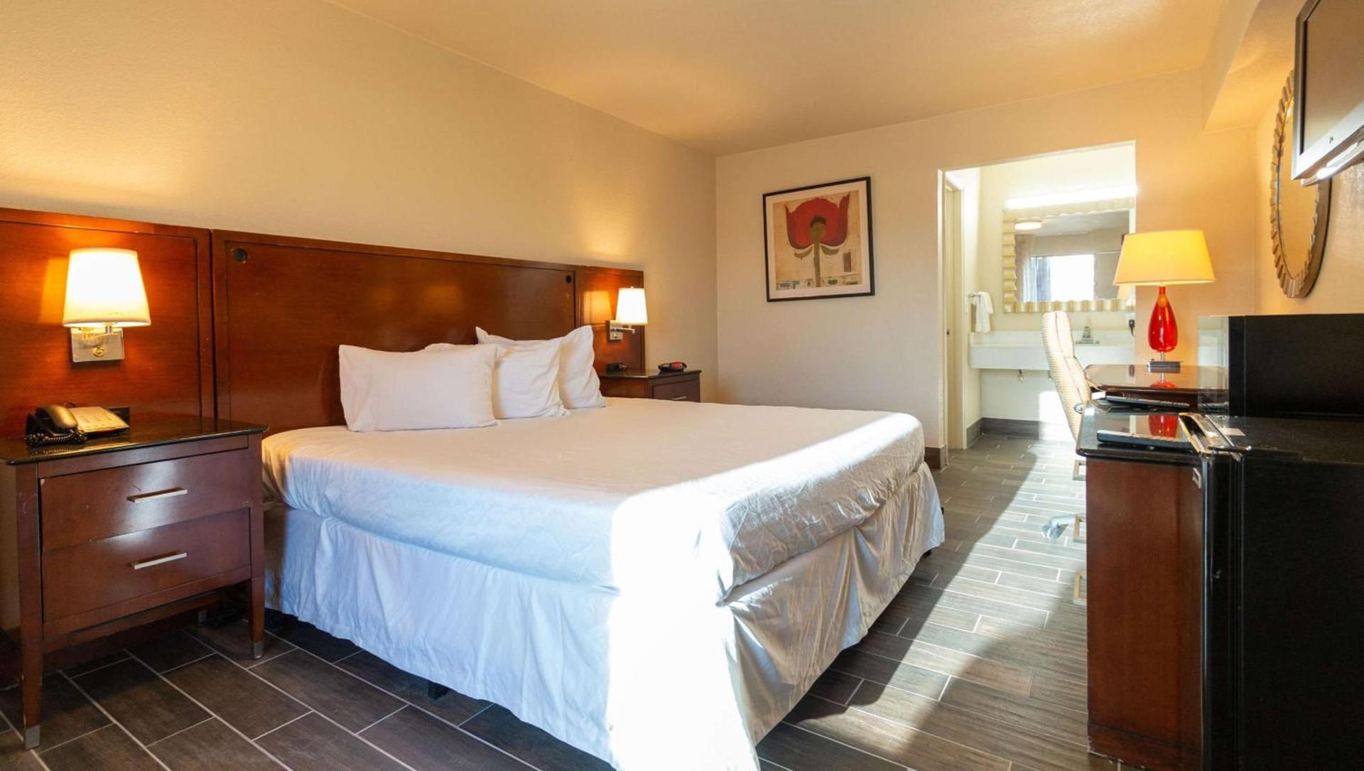 Magnuson Extended Stay and Suites Airport Hotel photo 8