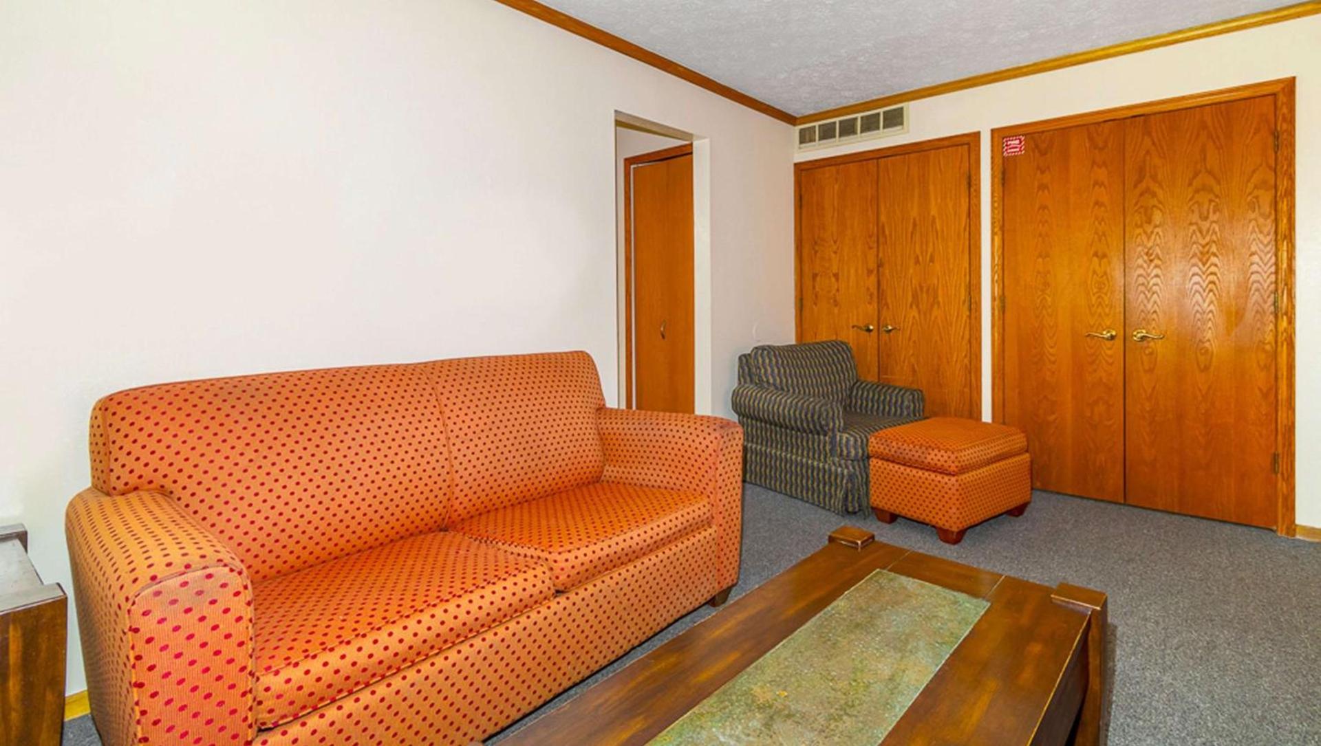 Magnuson Hotel Extended Stay Canton Ohio photo 9