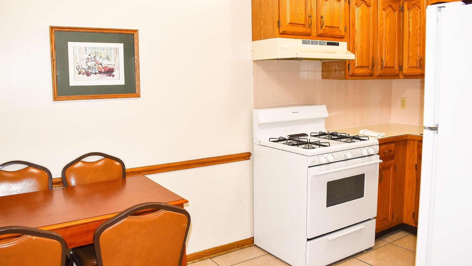 Magnuson Hotel Extended Stay Canton Ohio photo 18