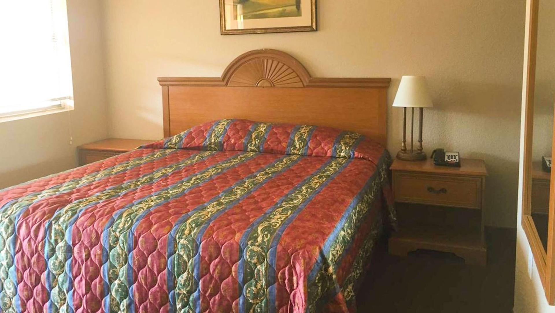 Budget Inn Ardmore OK photo 11