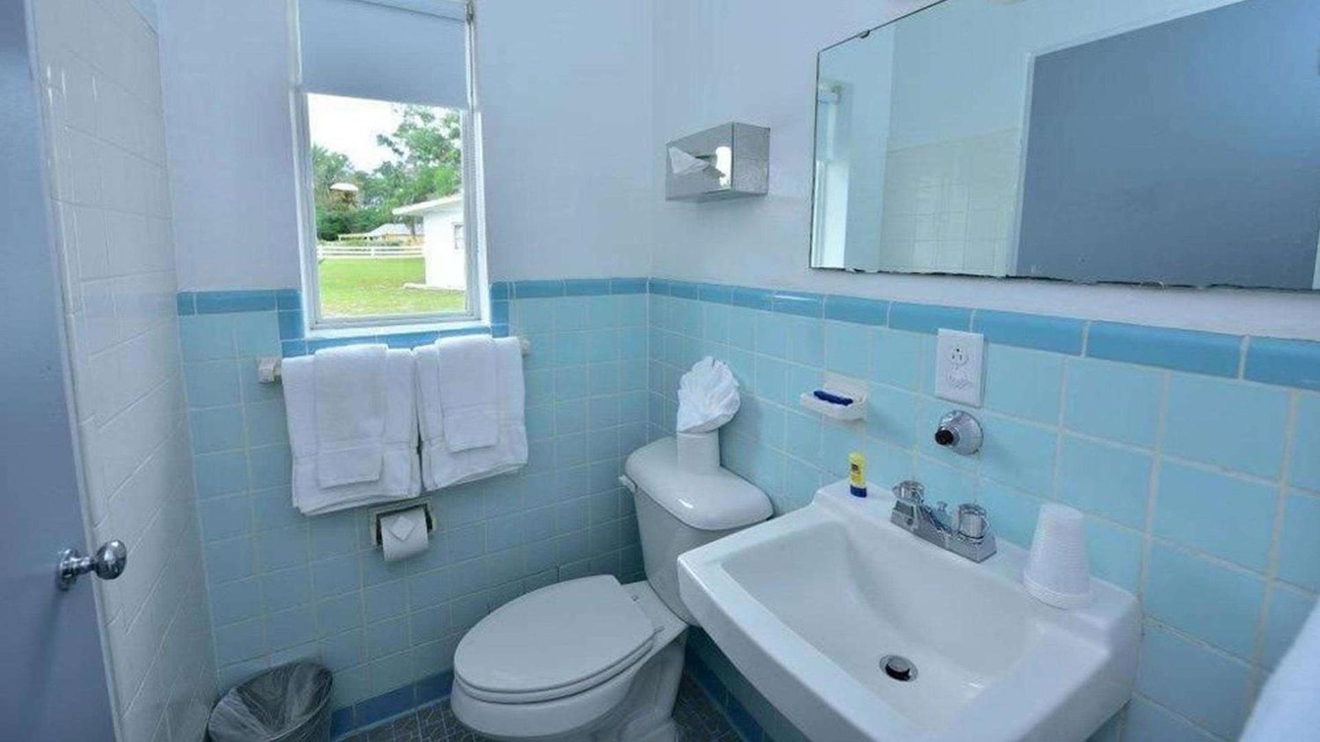 Sun Plaza Motel photo 14