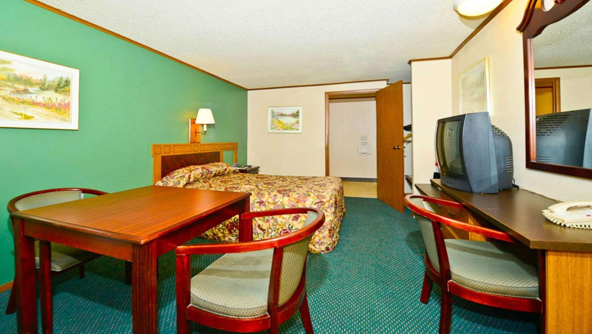 M Star Hotel Covington photo 4