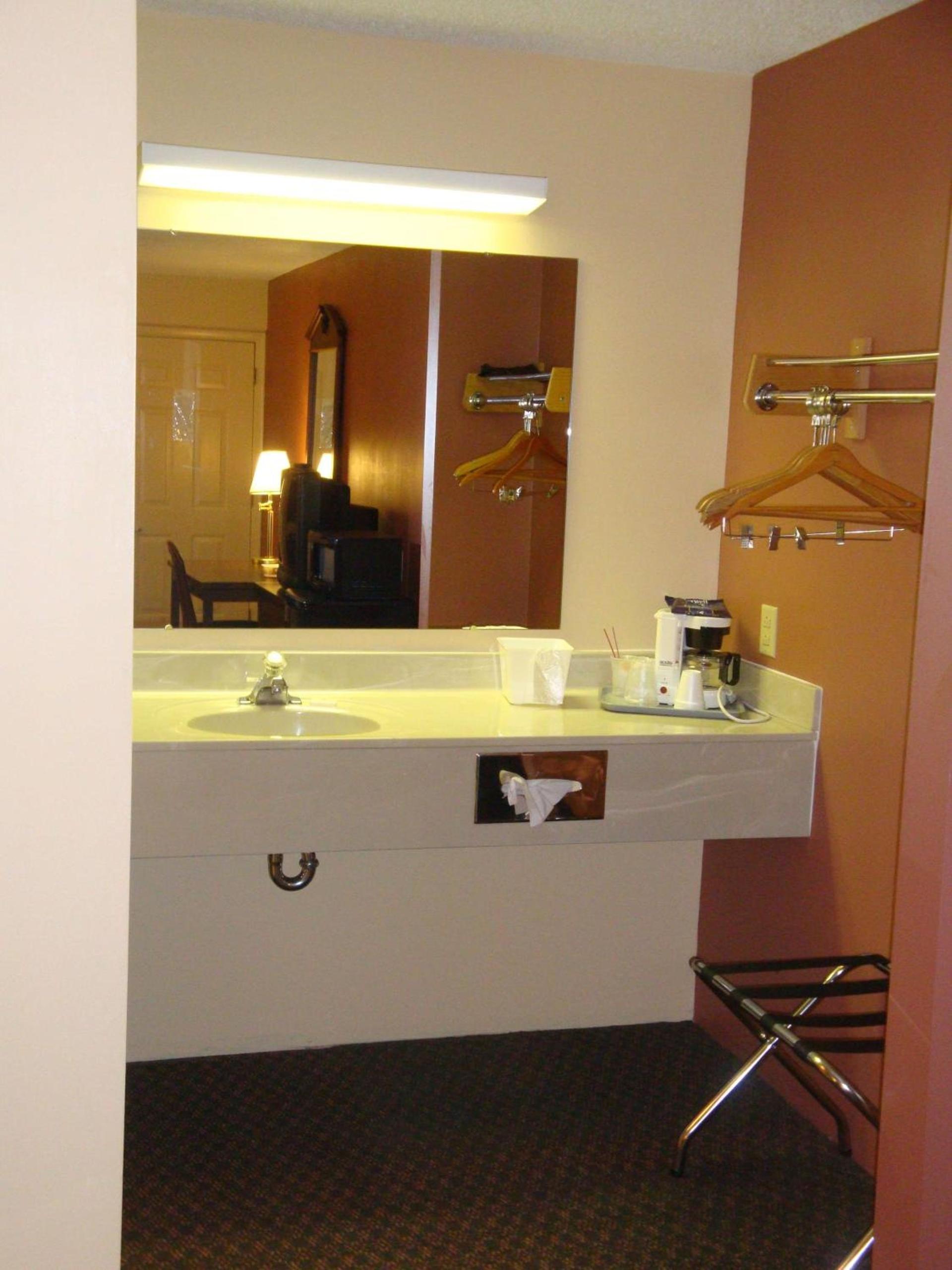 Wilmington Inn photo 24
