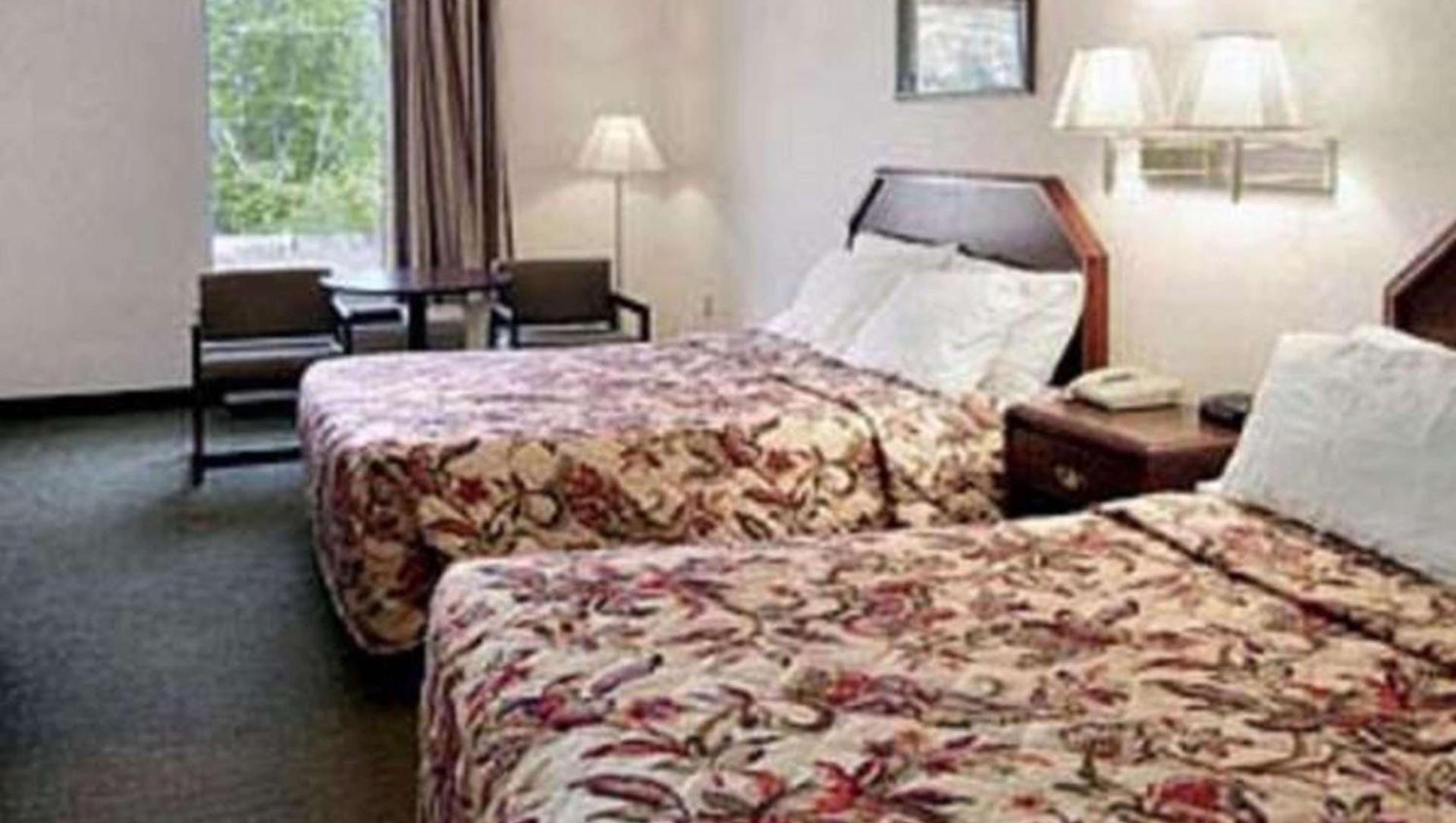 Gray Inn & Suites photo 6