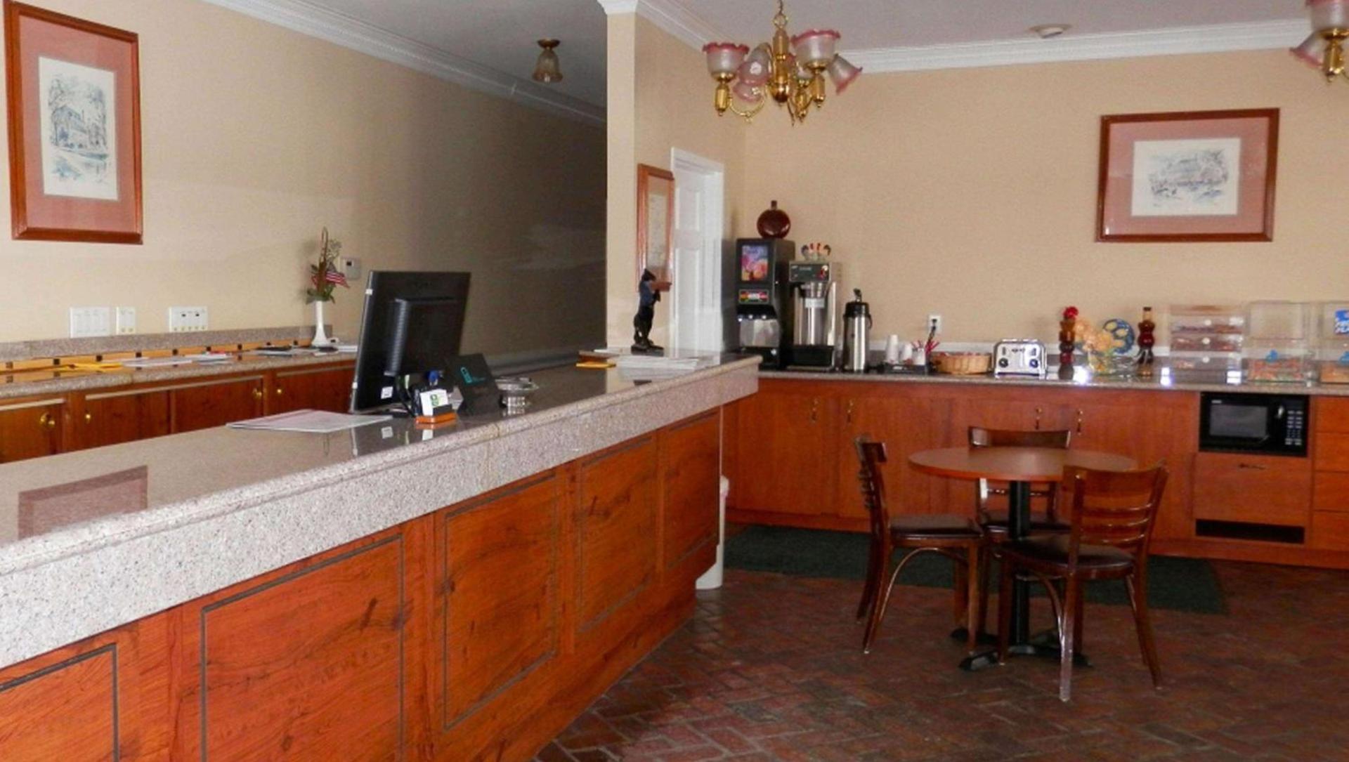 Magnuson Hotel Fowlerville photo 5