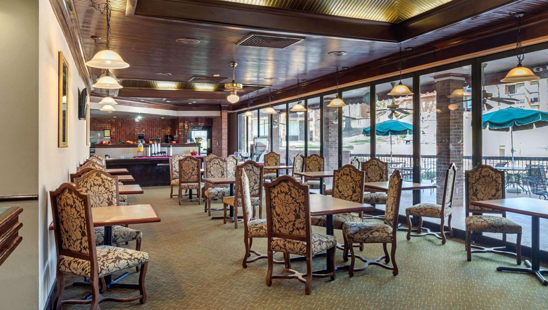 Magnuson Grand Hotel and Conference Center Tyler photo 35