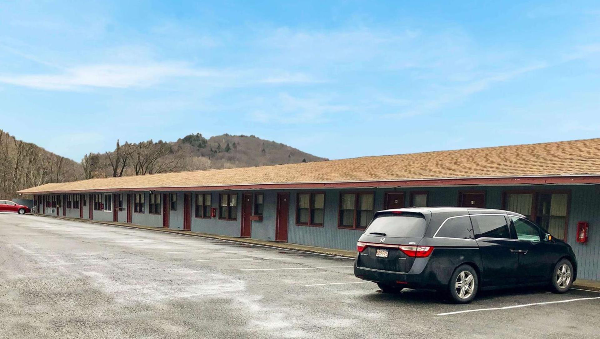 Pleasant Valley Motel West Stockbridge photo 5