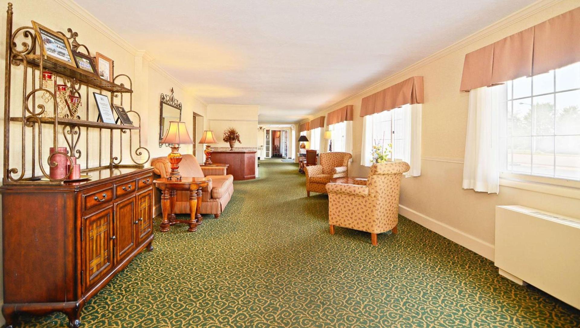 Magnuson Grand Pioneer Inn and Suites photo 41