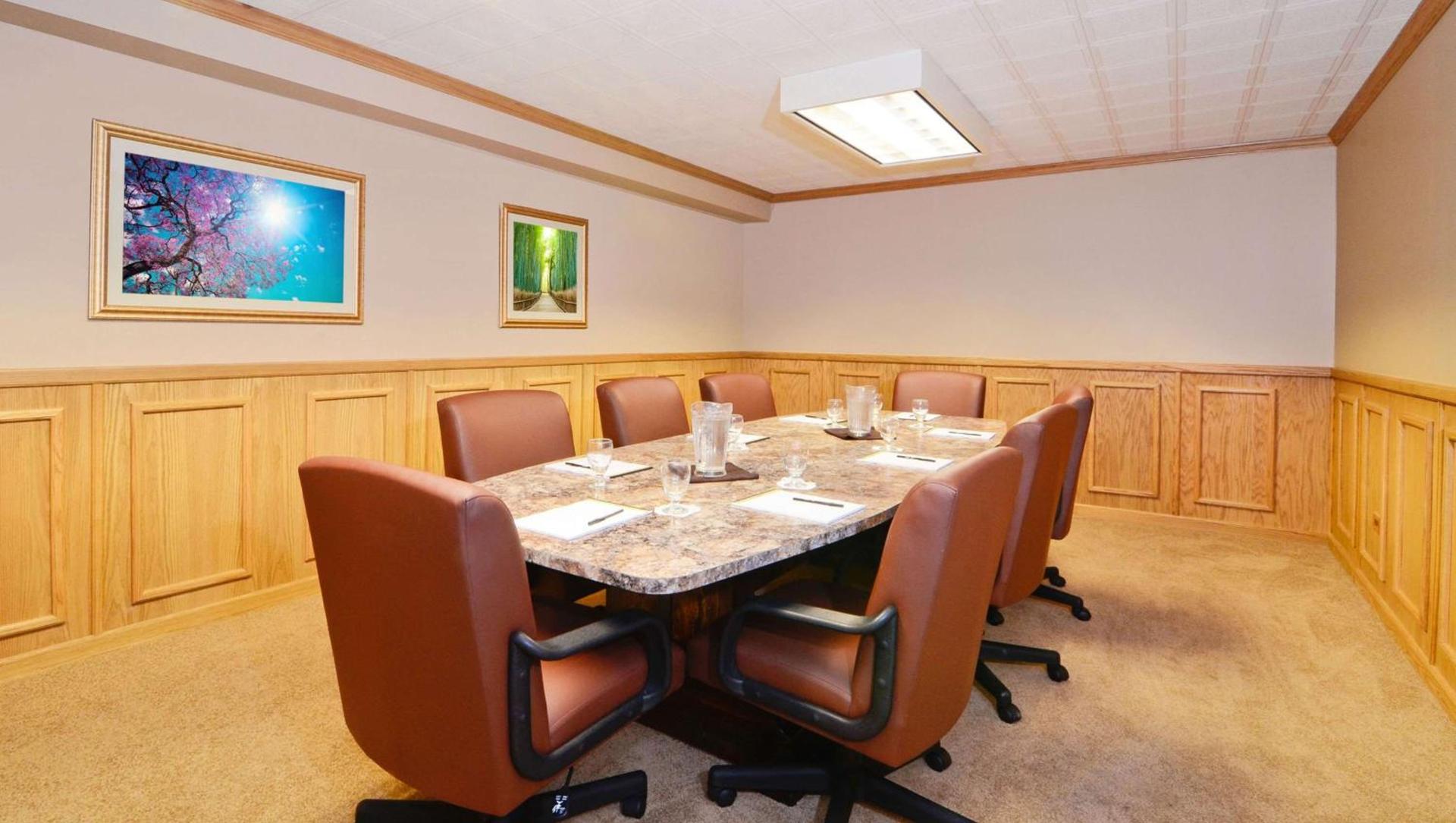 Magnuson Grand Pioneer Inn and Suites photo 43