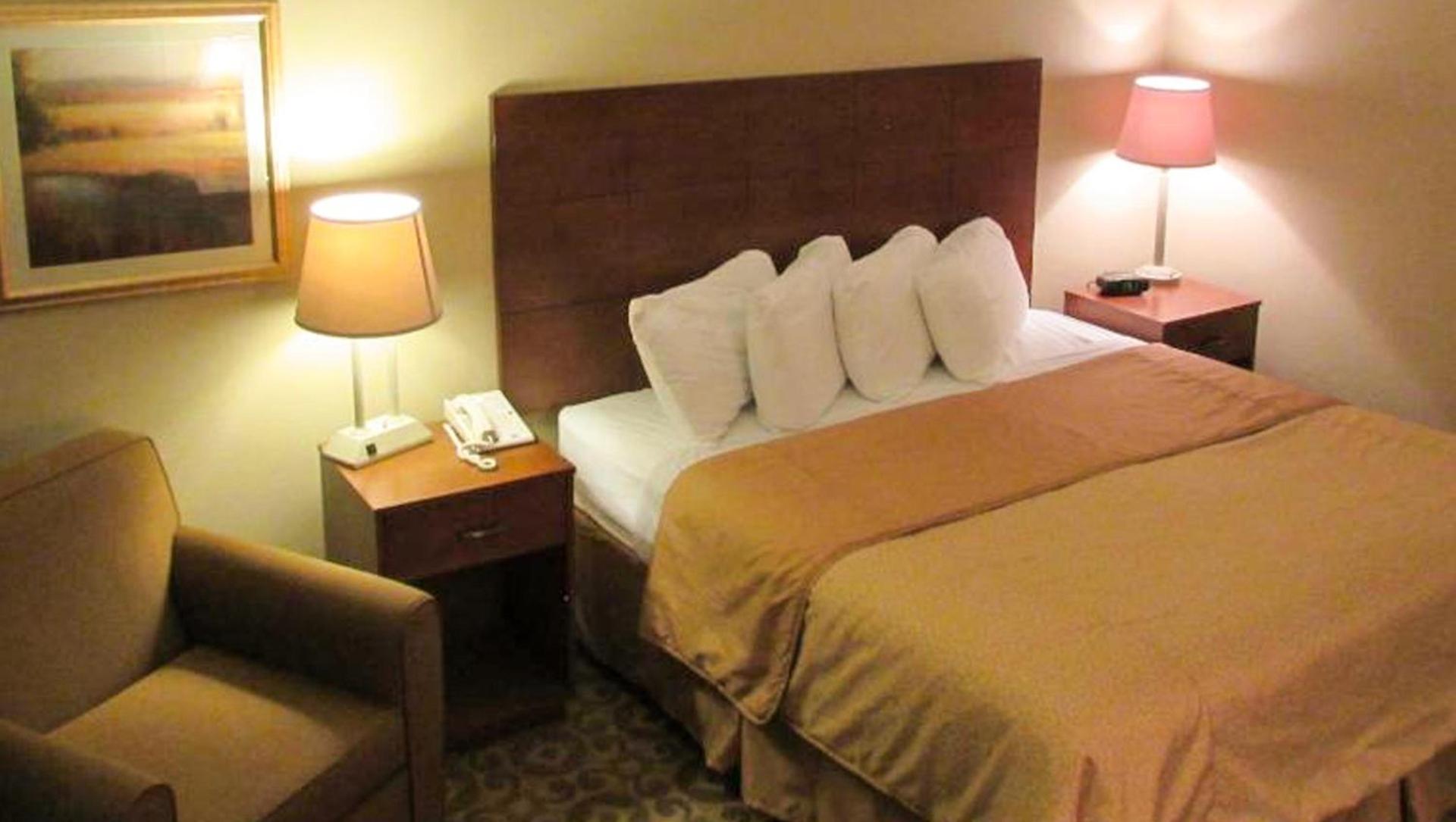 Magnuson Grand Pioneer Inn and Suites photo 15