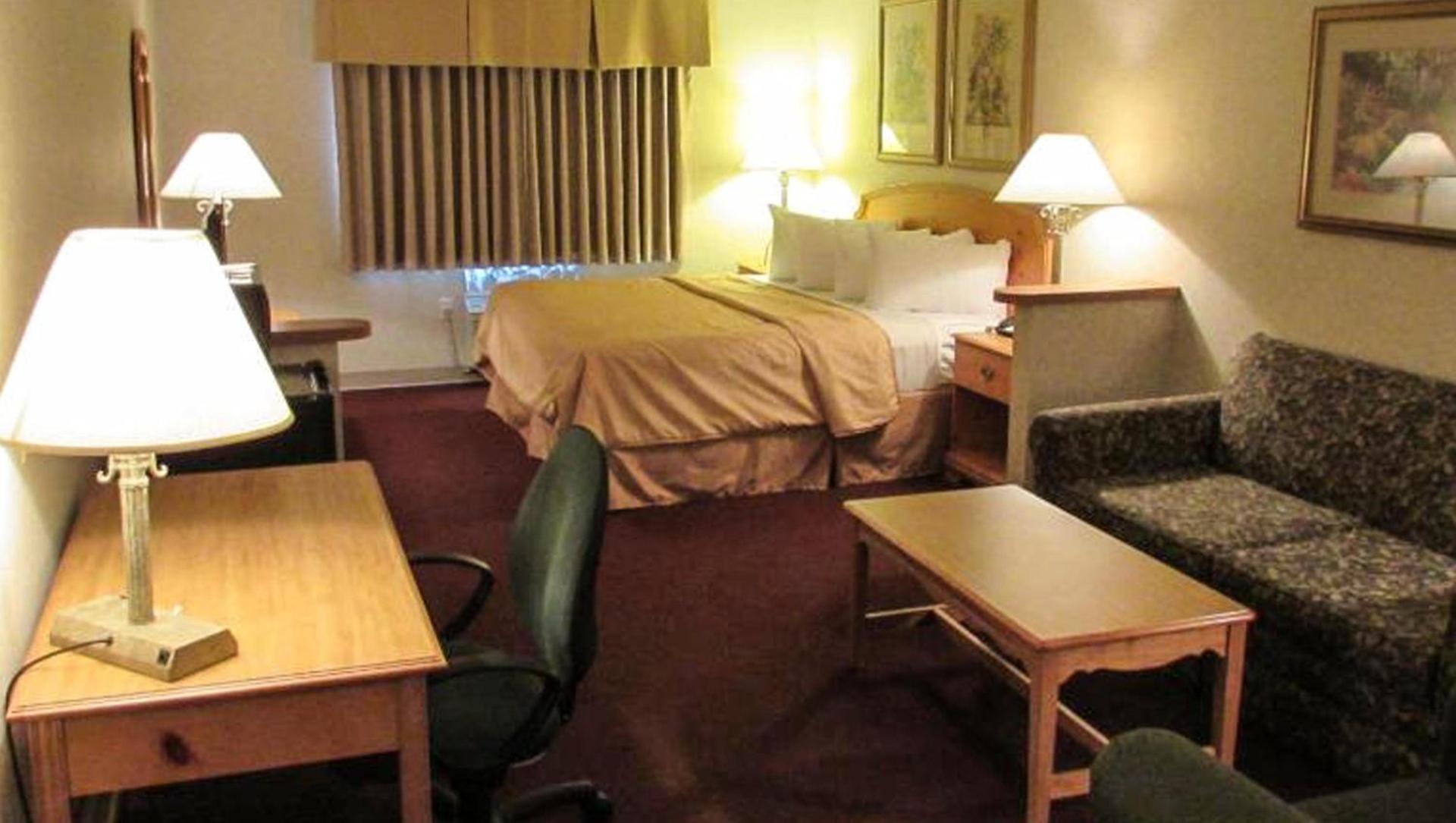 Magnuson Grand Pioneer Inn and Suites photo 21