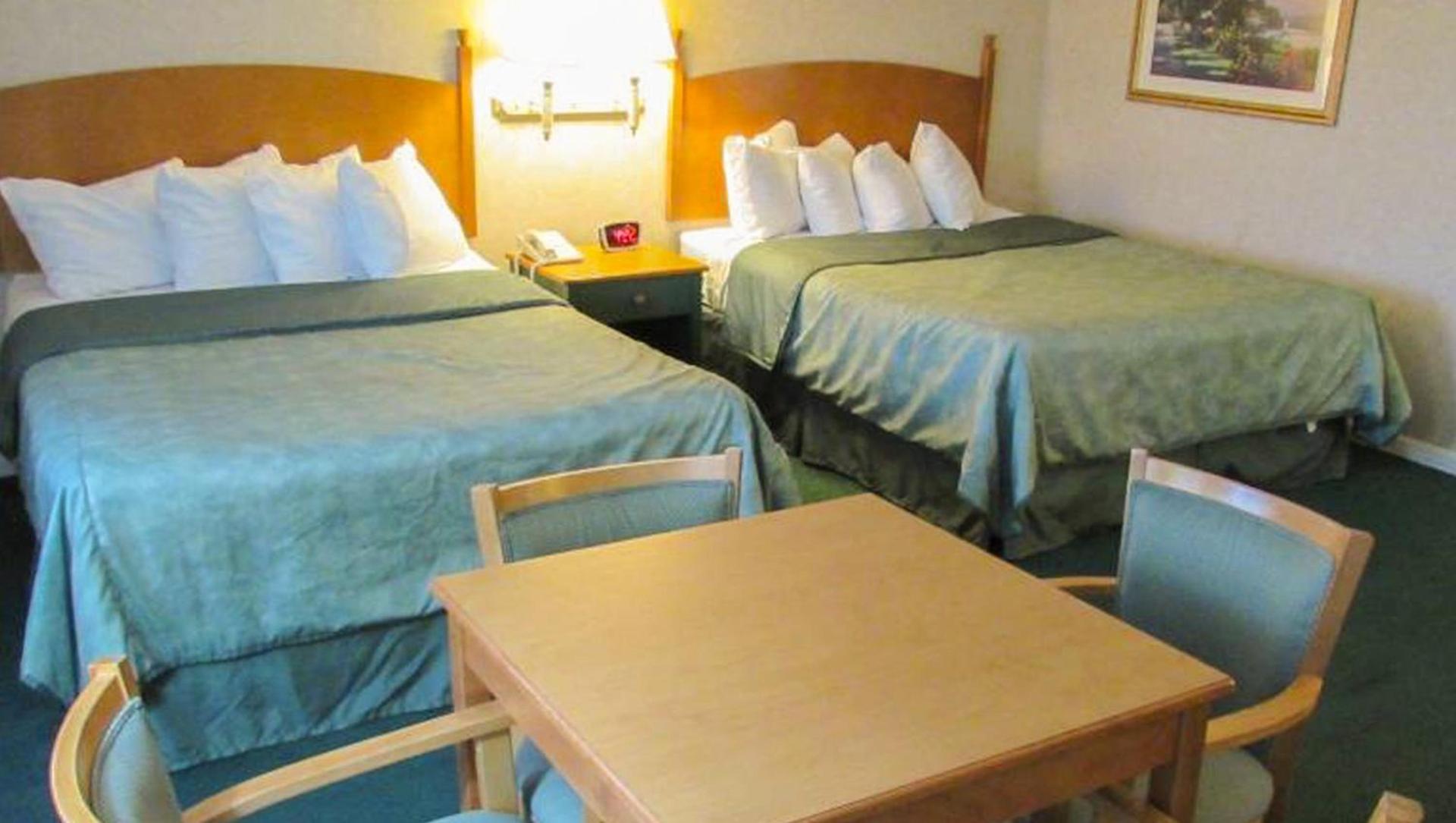 Magnuson Grand Pioneer Inn and Suites photo 28