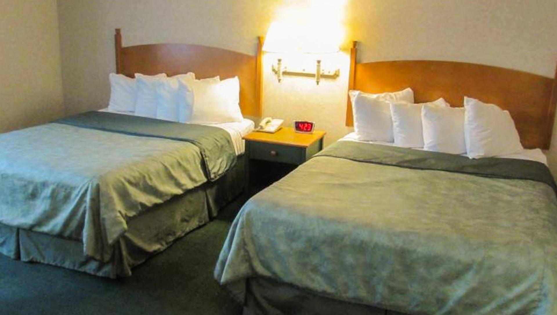 Magnuson Grand Pioneer Inn and Suites photo 35