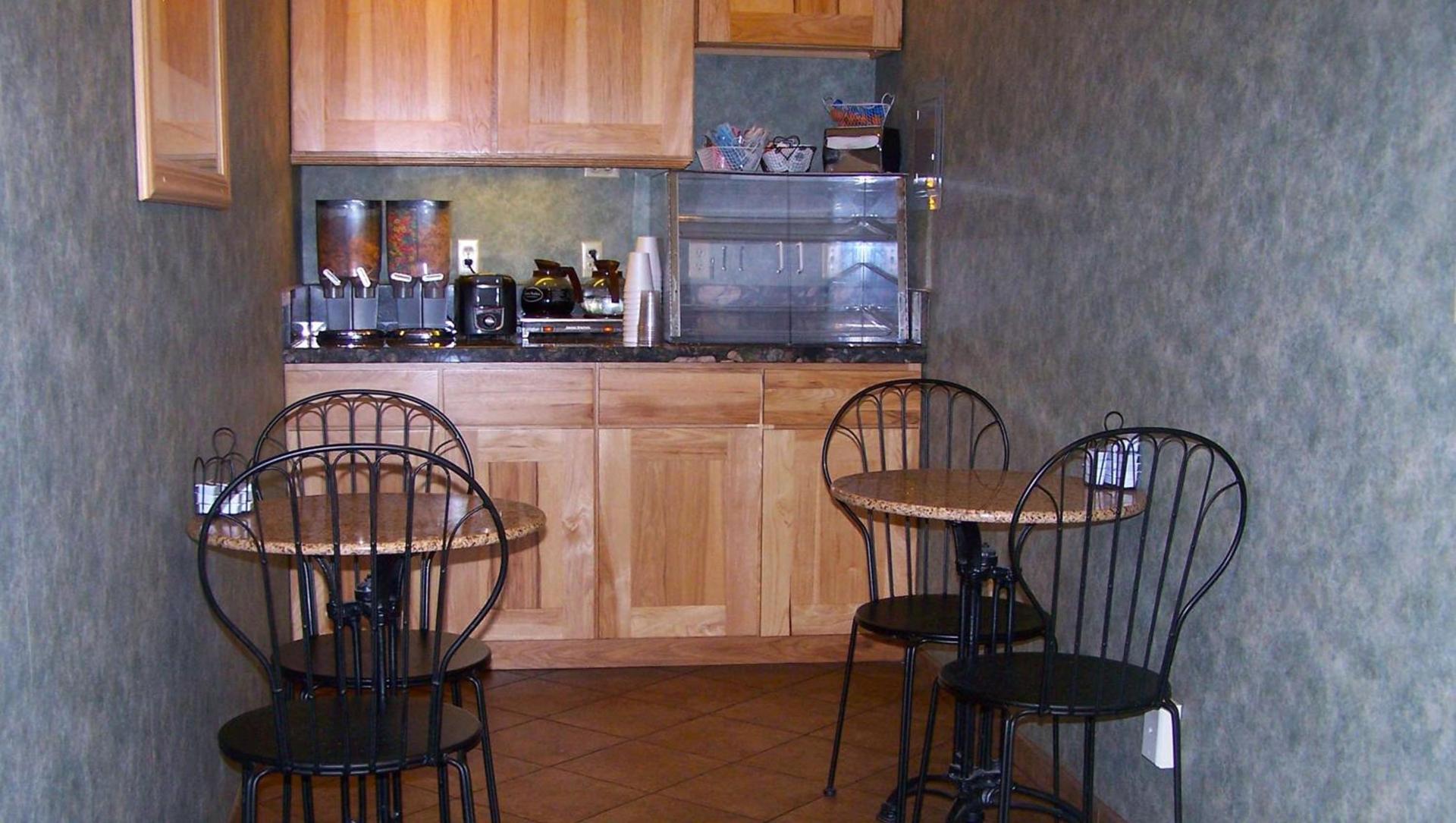 Magnuson Hotel Ely photo 12