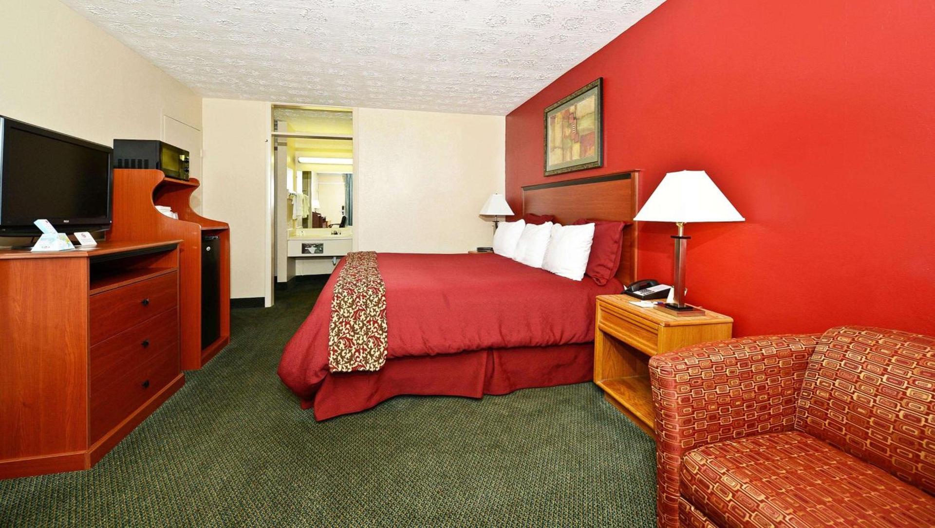 Hotel Red Rose by Townhouse Covington I-64 photo 7