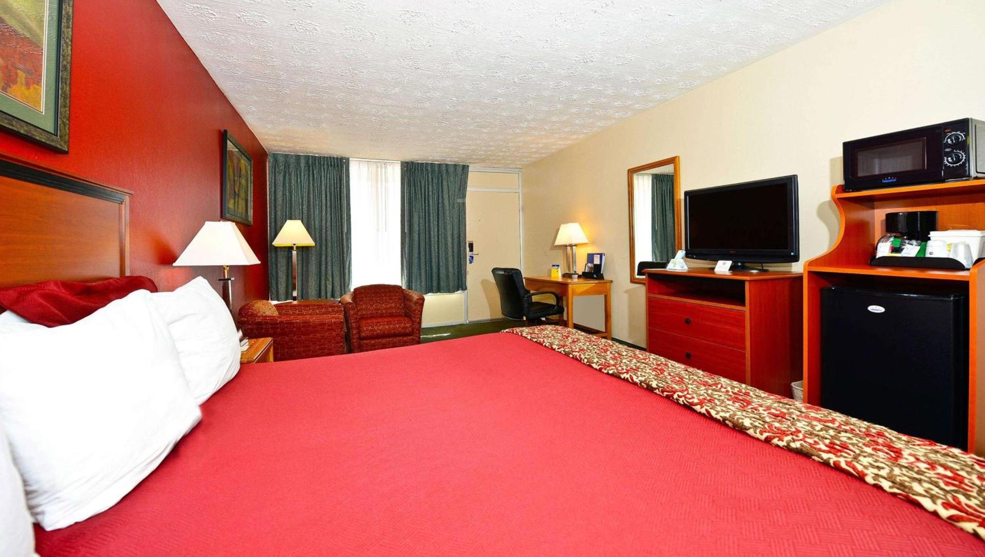 Hotel Red Rose by Townhouse Covington I-64 photo 9