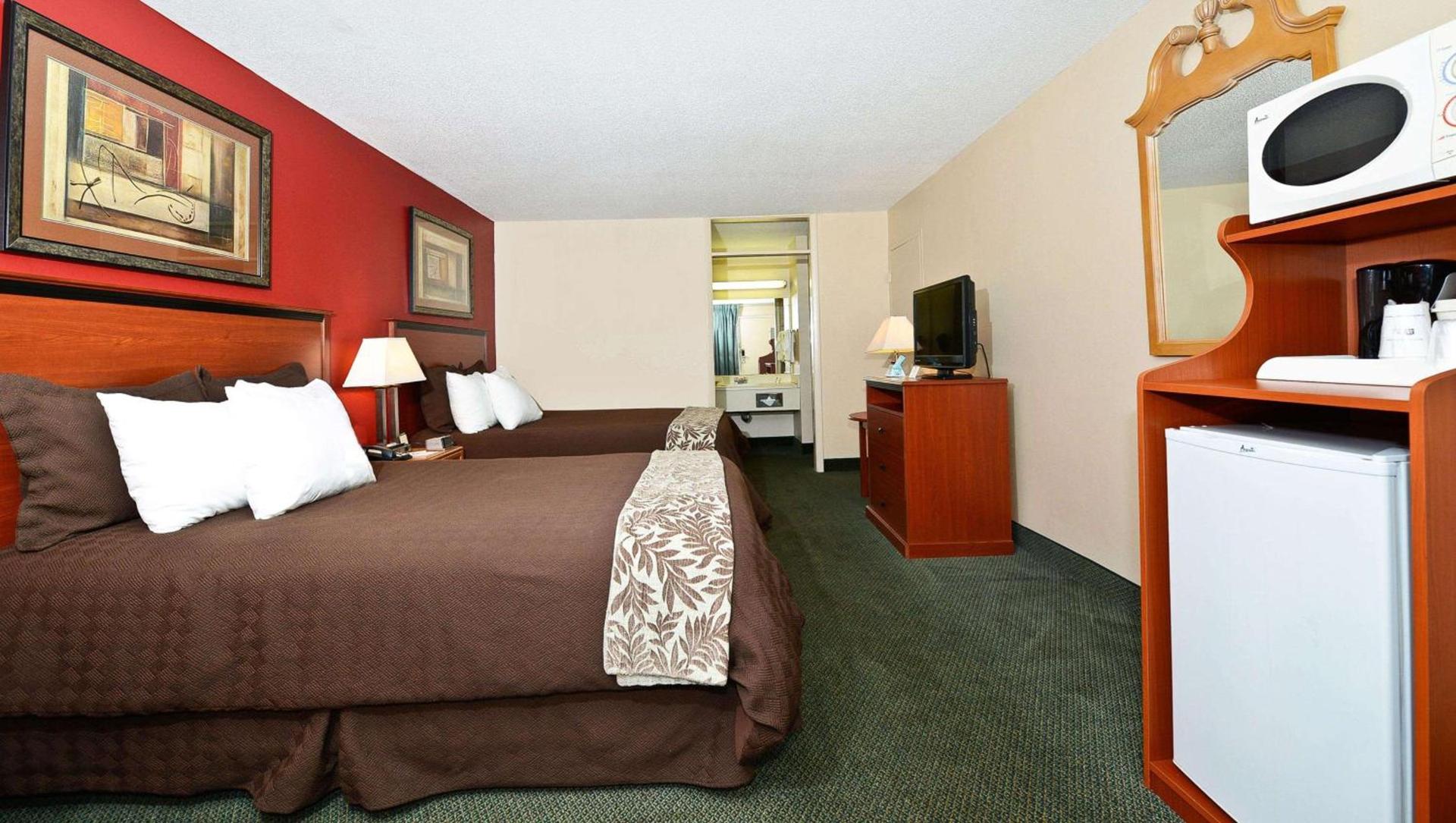 Hotel Red Rose by Townhouse Covington I-64 photo 12