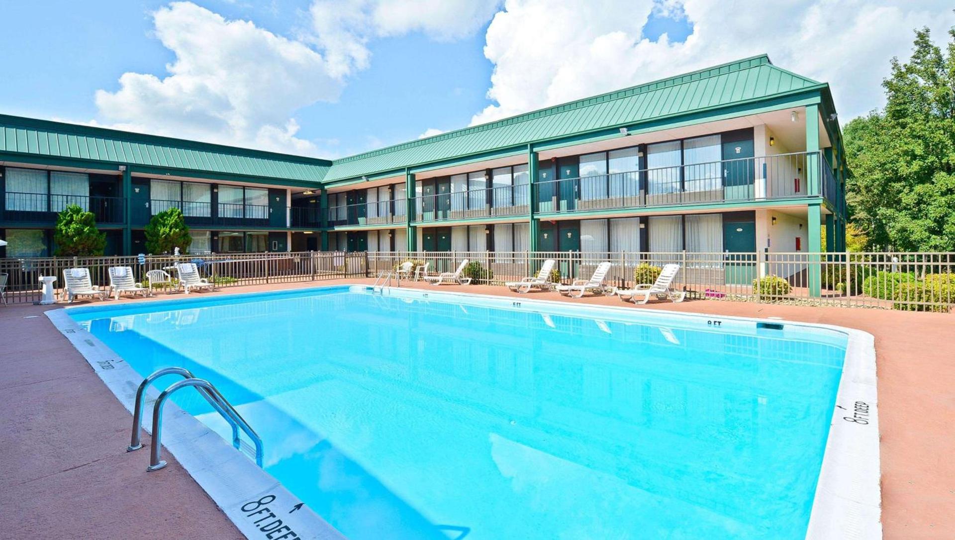 Hotel Red Rose by Townhouse Covington I-64 photo 28