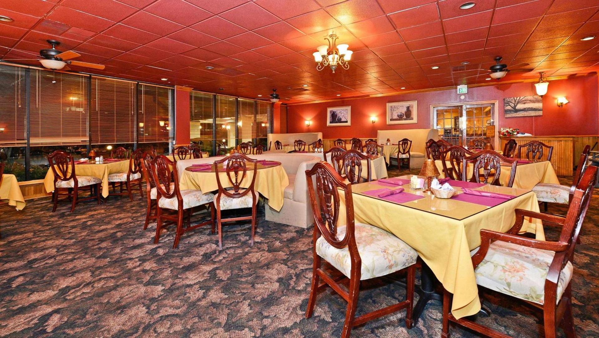 Hotel Red Rose by Townhouse Covington I-64 photo 25