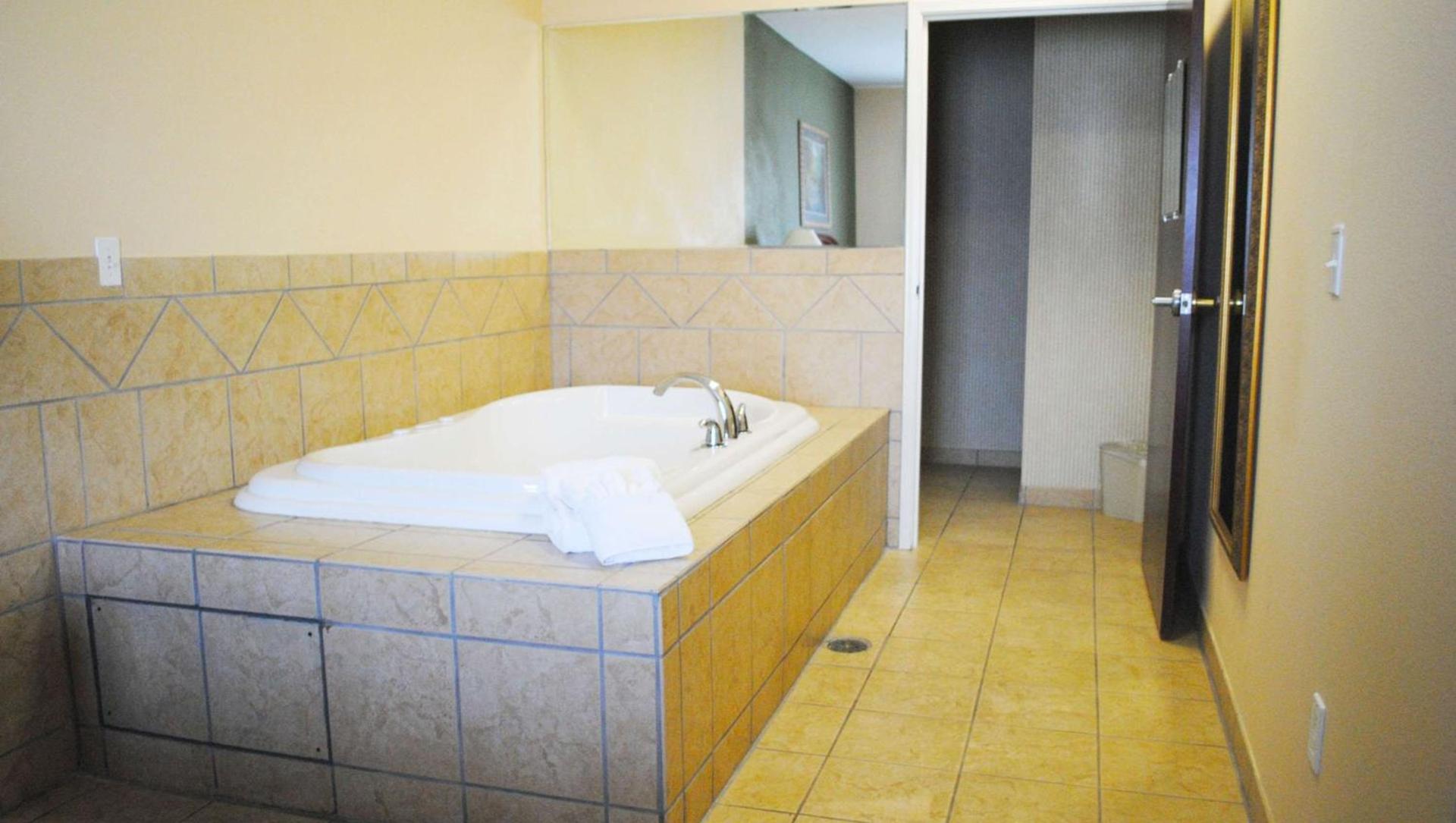 Magnuson Hotel Commerce photo 12