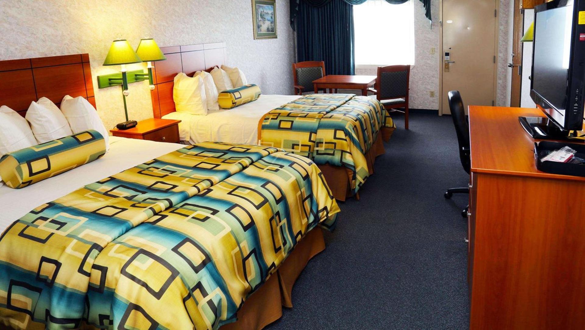 Magnuson Hotel Howell/Brighton photo 9