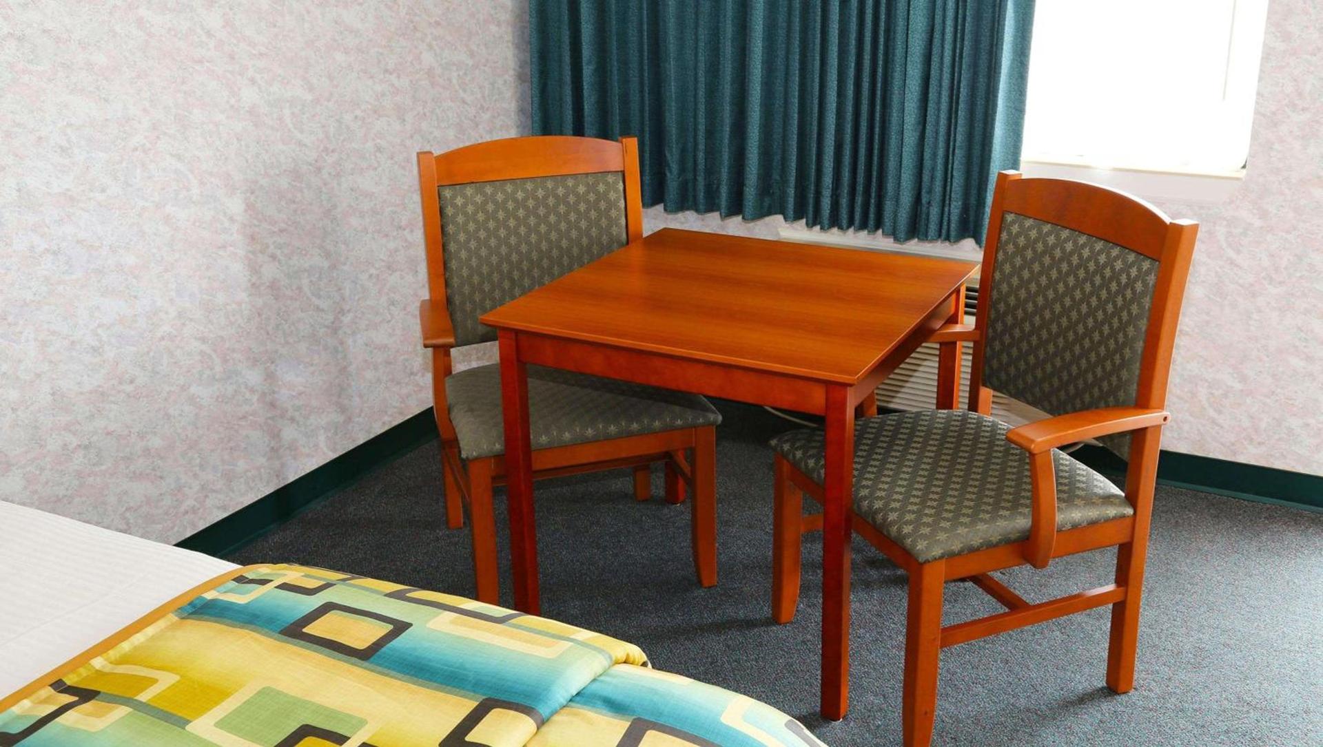 Magnuson Hotel Howell/Brighton photo 13