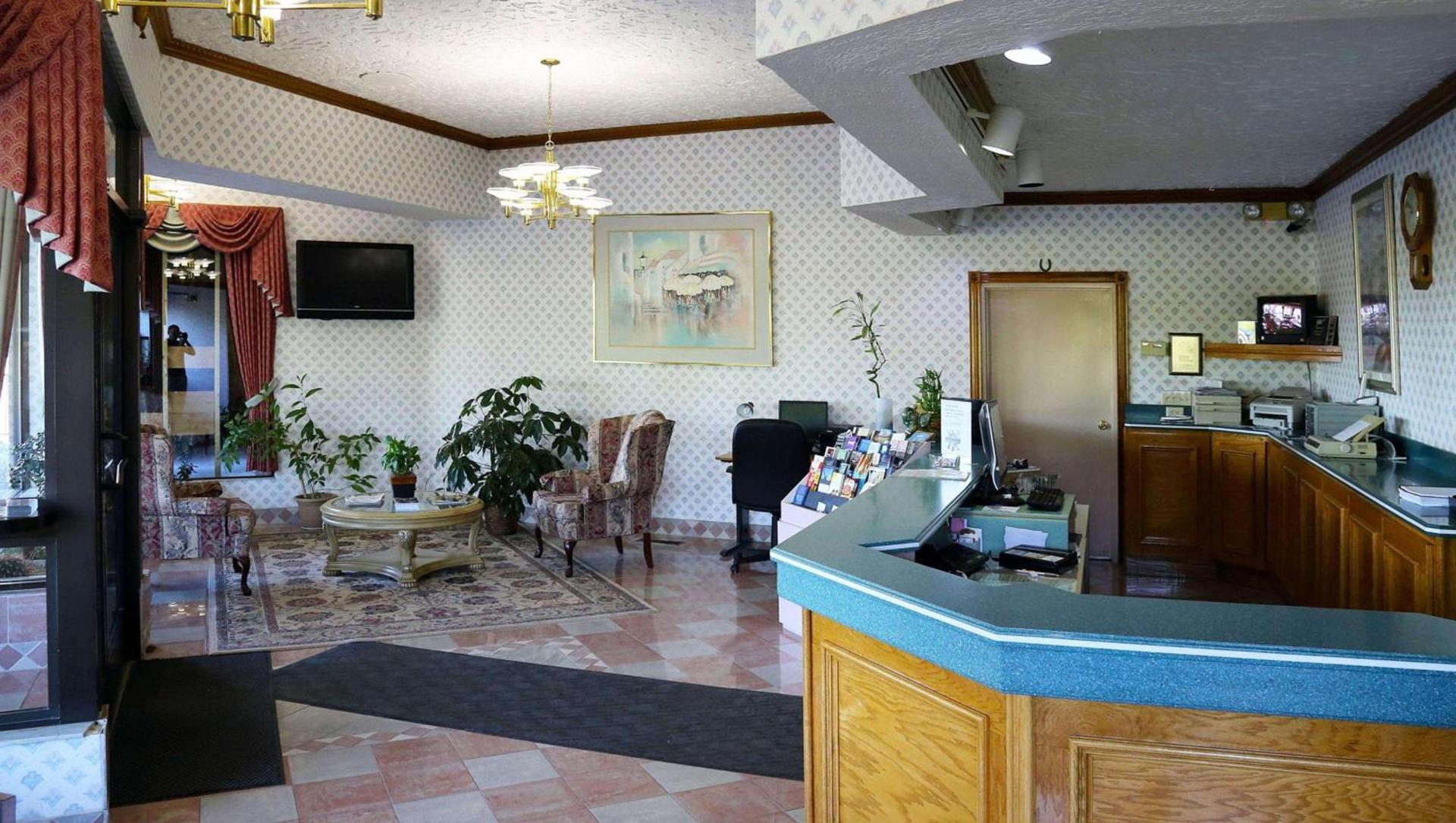 Magnuson Hotel Howell/Brighton photo 16