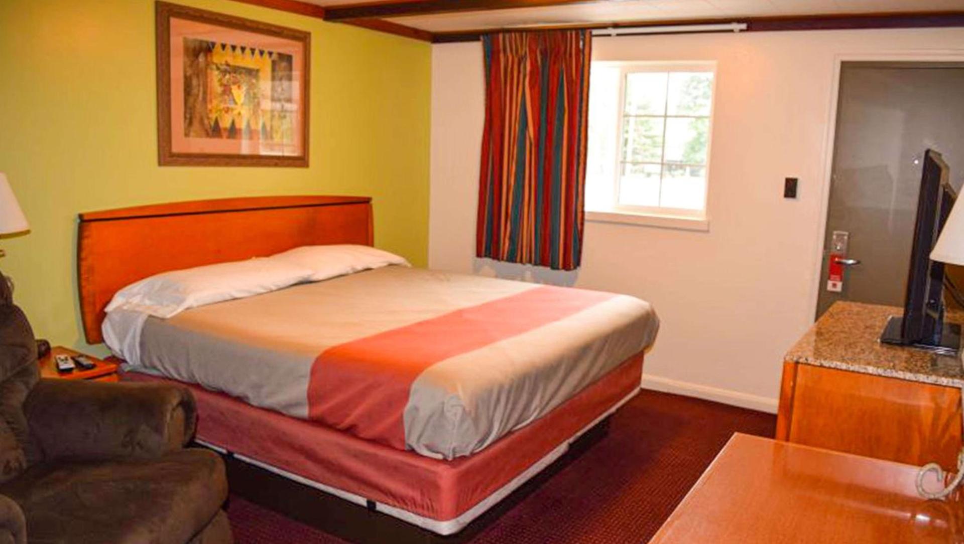 Relax Inn Bloomsburg photo 4