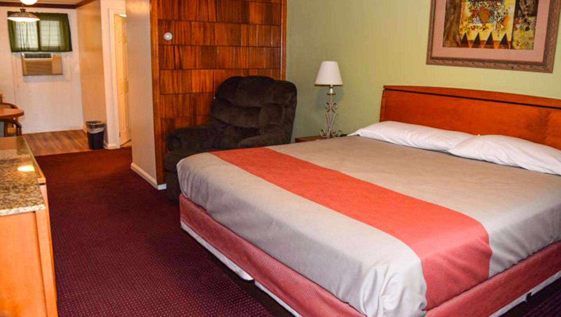 Relax Inn Bloomsburg photo 5