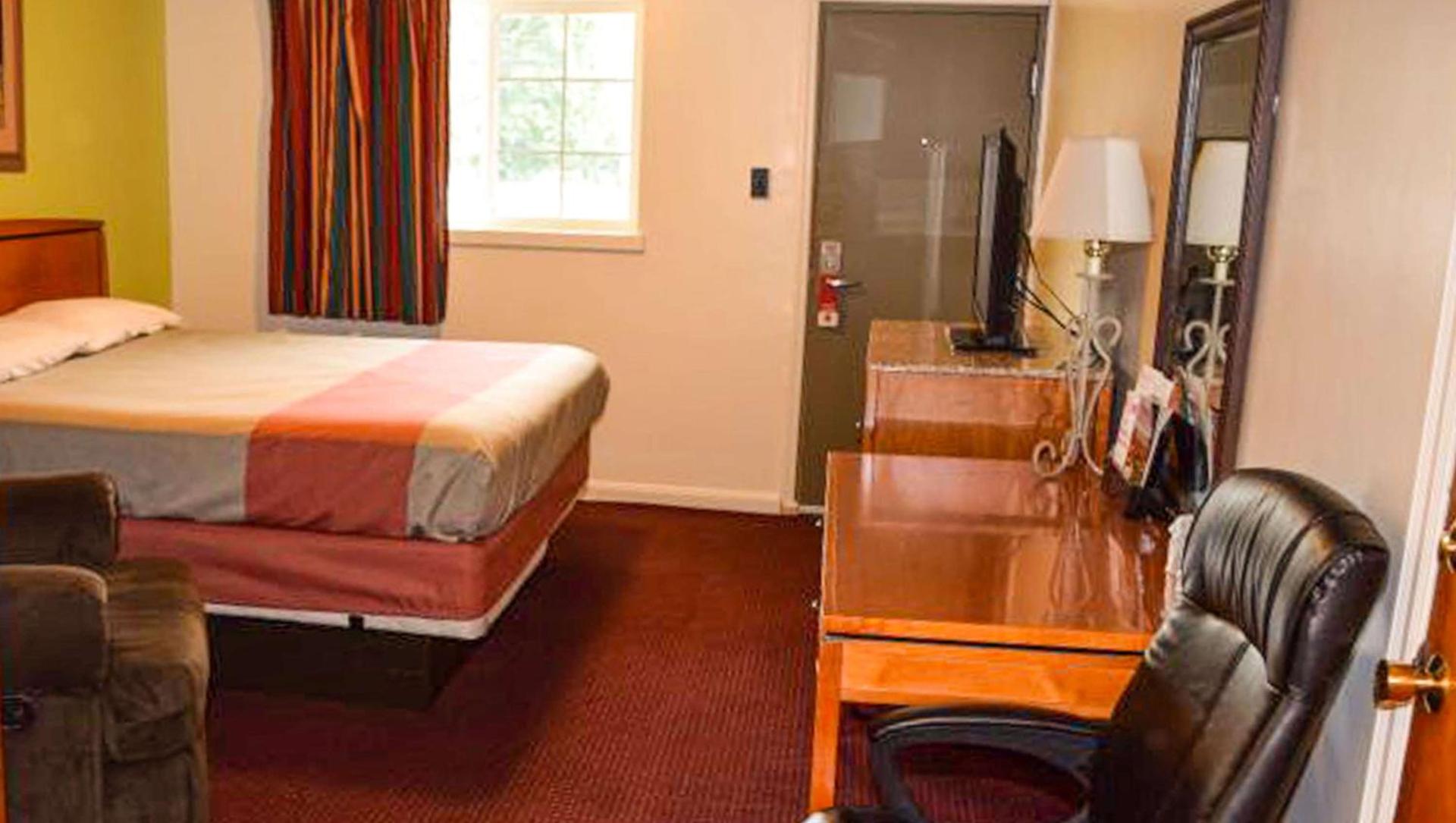 Relax Inn Bloomsburg photo 7