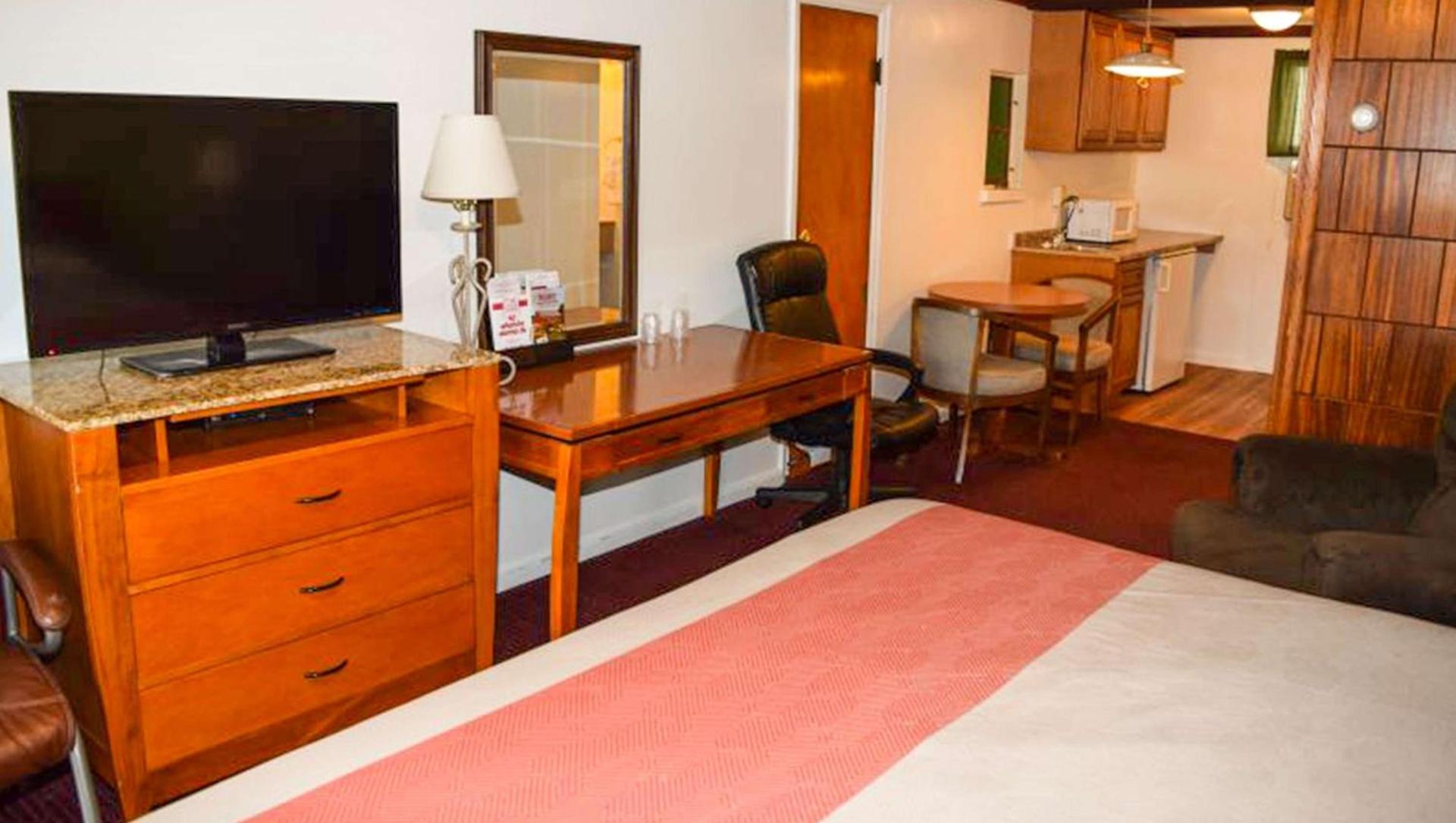 Relax Inn Bloomsburg photo 6
