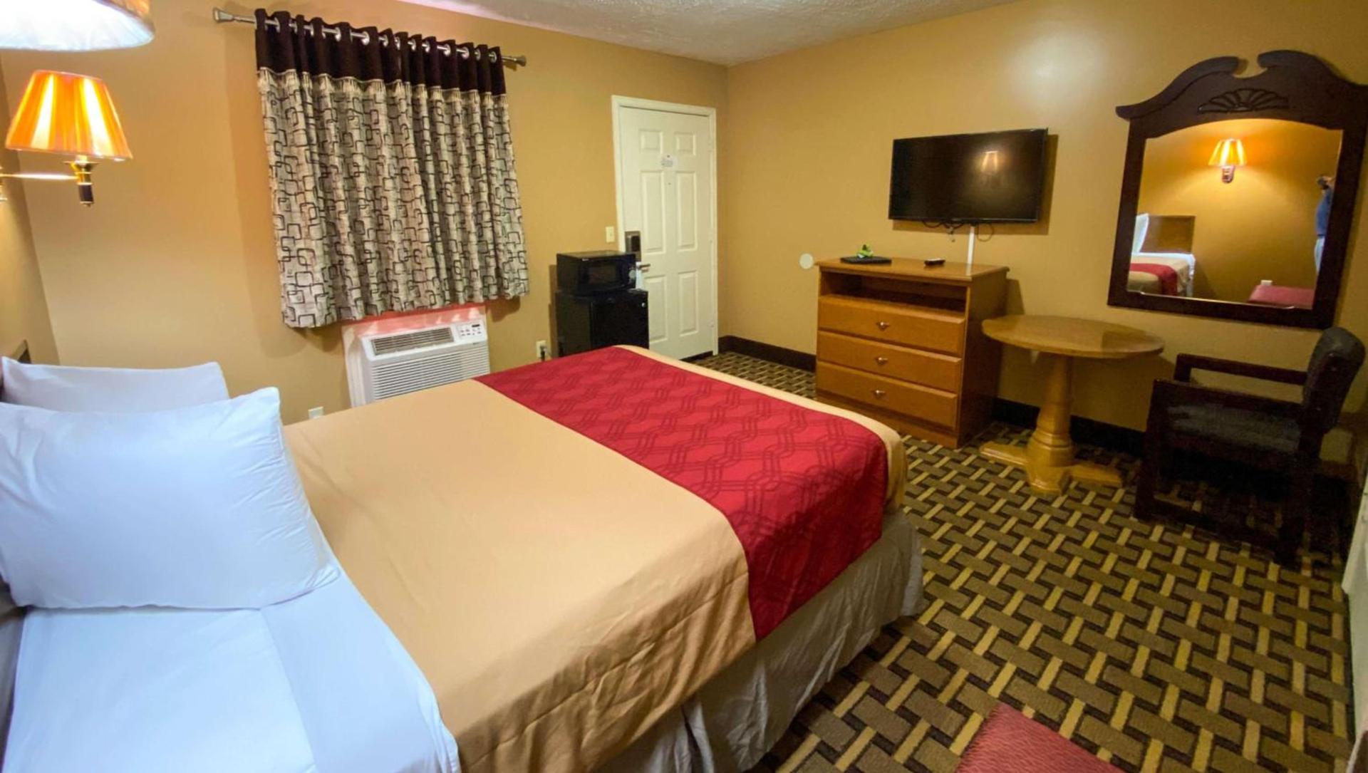 Rama Inn Bells - Jackson West Hwy 412 photo 9