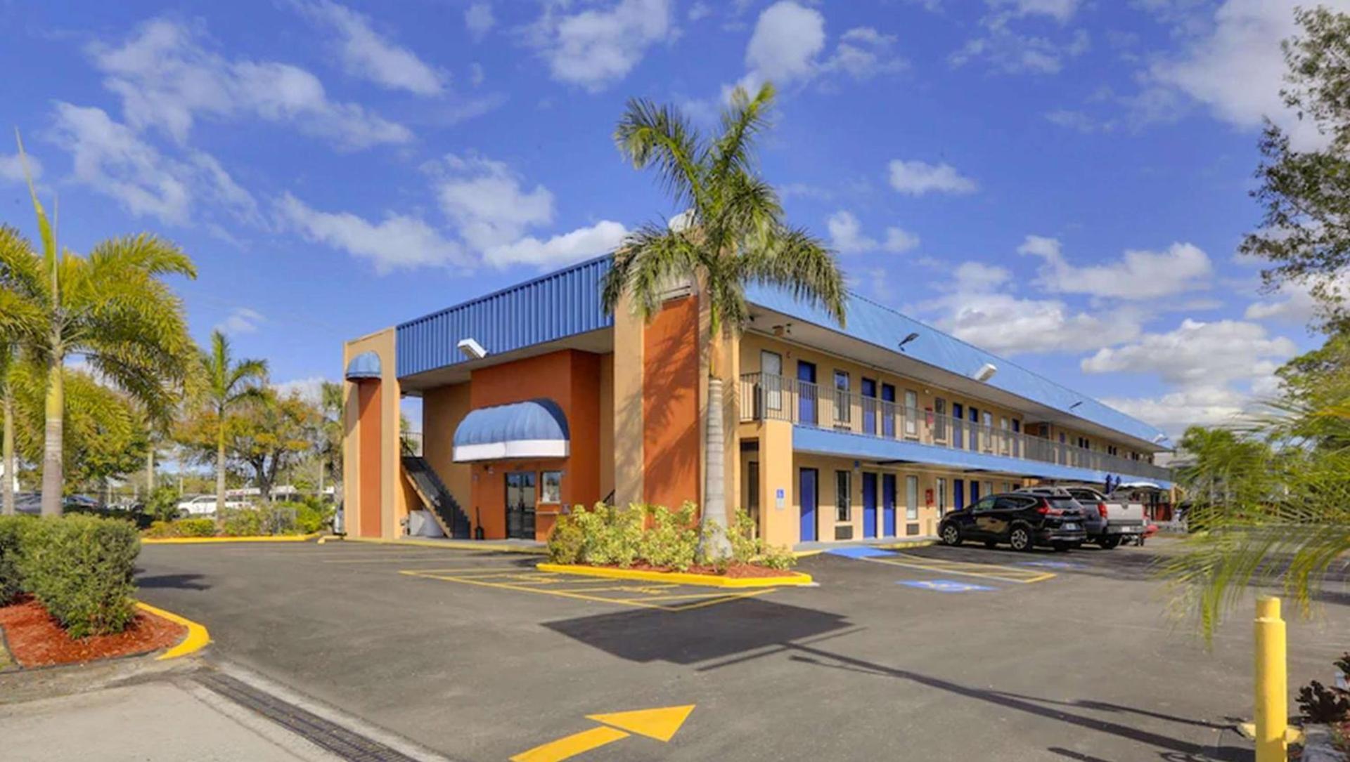 Magnuson Hotel Bradenton photo 4