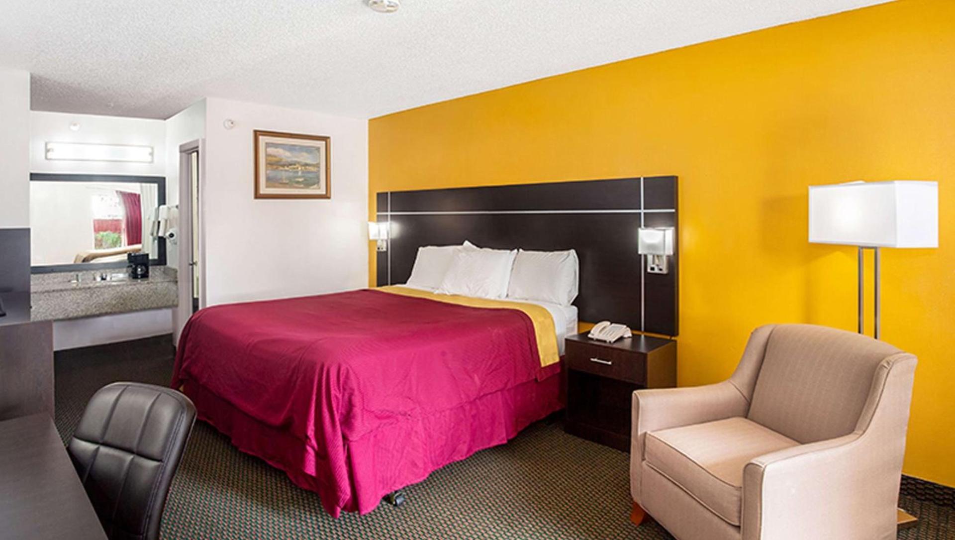 Magnuson Hotel Bradenton photo 13