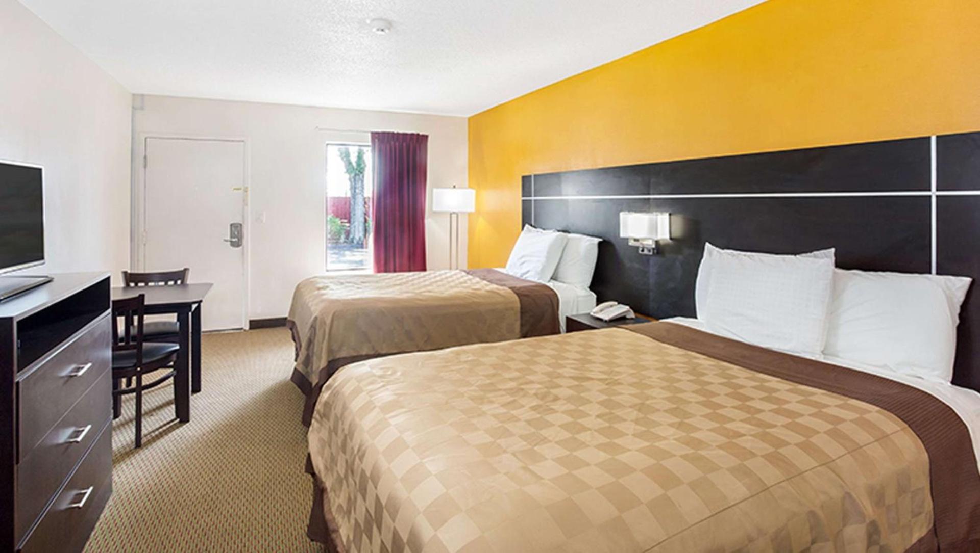 Magnuson Hotel Bradenton photo 17