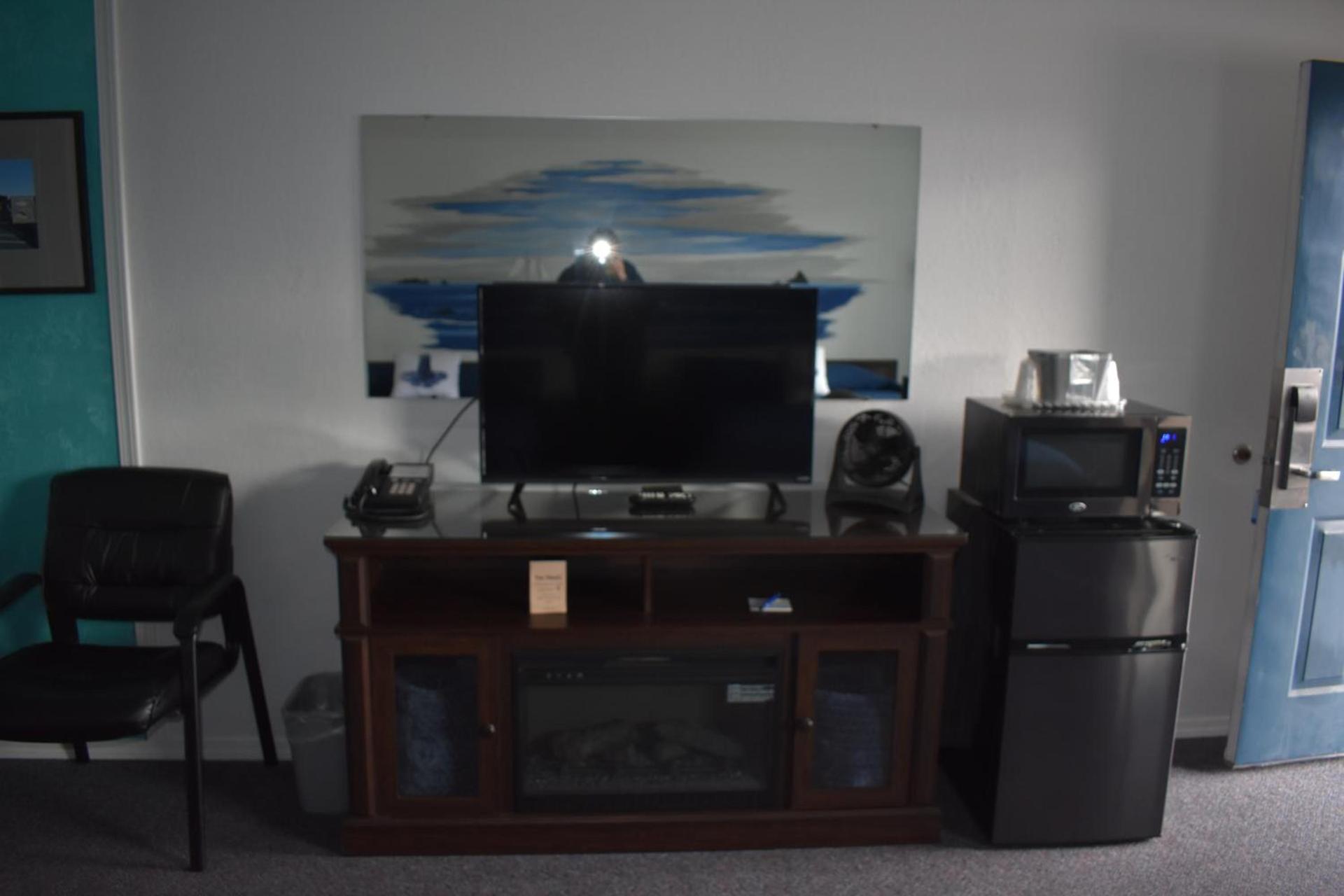 Lighthouse Cove Inn photo 31