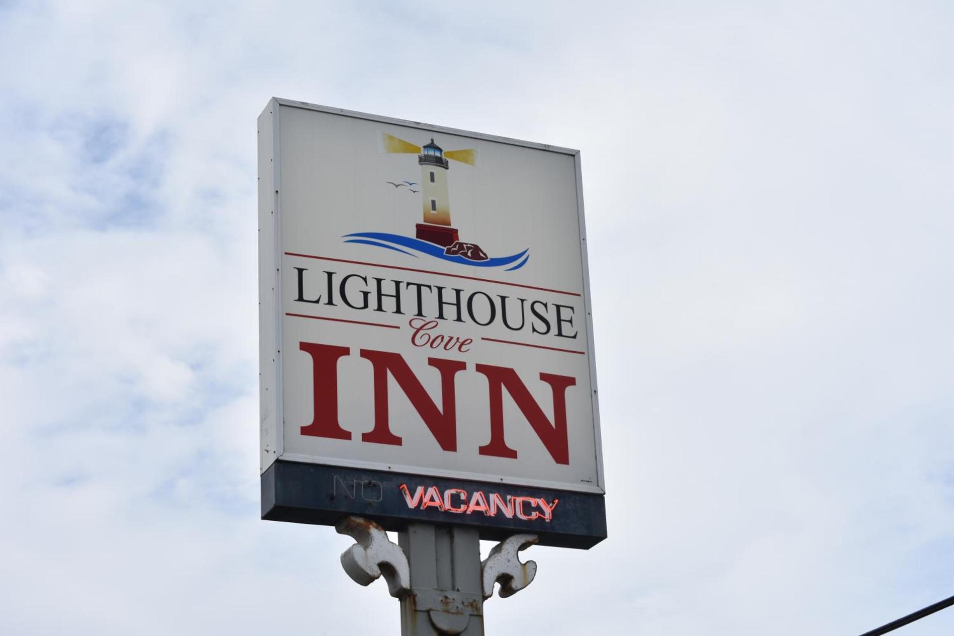 Lighthouse Cove Inn photo 24