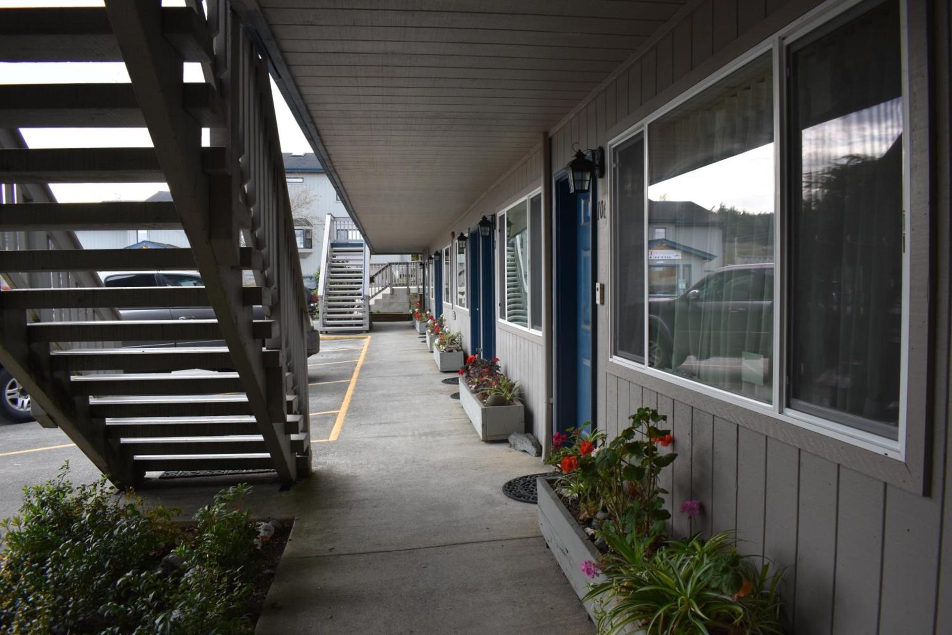 Lighthouse Cove Inn photo 26