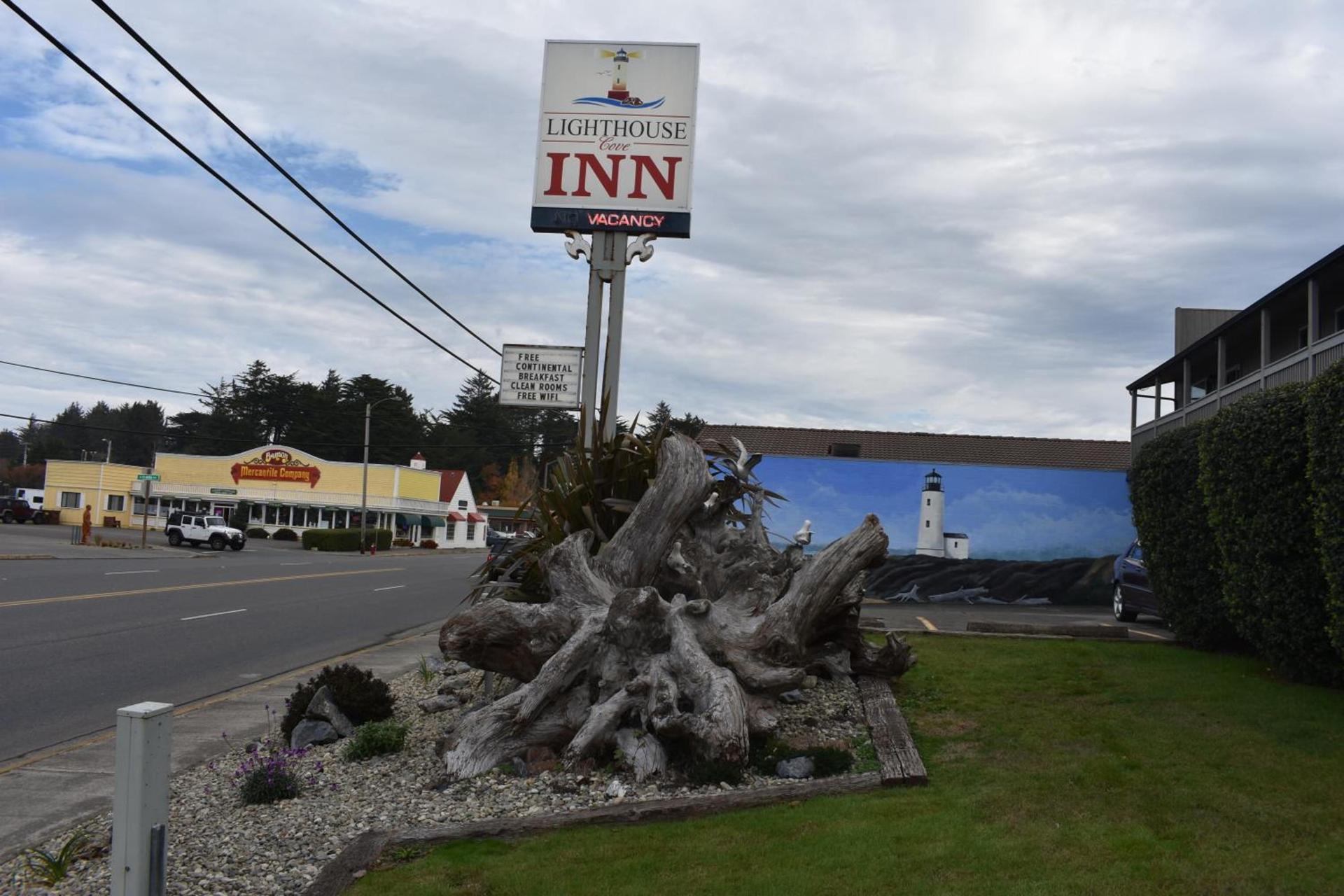 Lighthouse Cove Inn photo 32